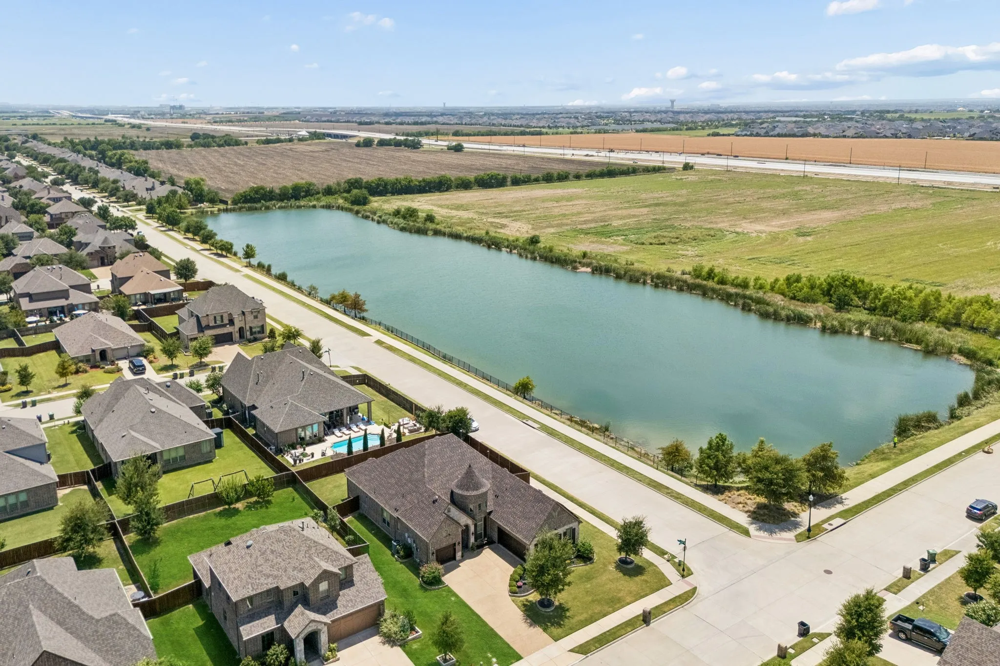Single Family Residence For Sale in Collin County , 991 Waterview Drive, Prosper, Texas 75078, 4 Bedroom, 3 Bathroom, 3 Garage spaces, 2,668 Sqft, built in 2017, mls#21340135, Real Estate Agent in Prosper, Homes For Sale in Collin county, Homes For Sale in Prosper, Realtor in Prosper Texas, Real Estate Brokerage Independent Realty Texas, Luminita Cordes Realtor