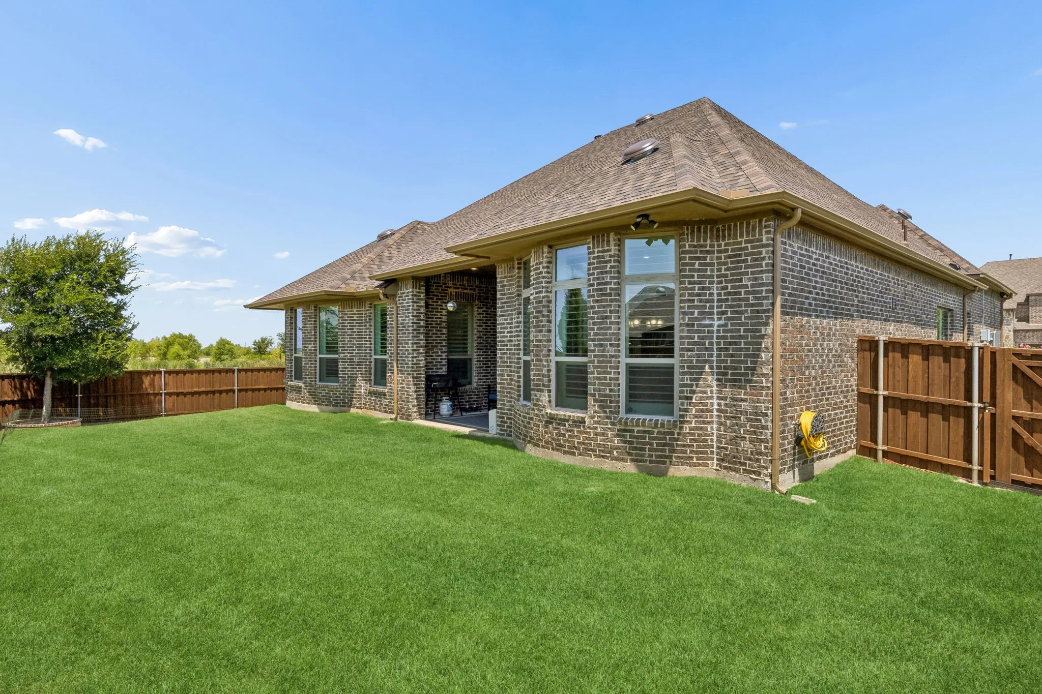 Single Family Residence For Sale in Collin County , 991 Waterview Drive, Prosper, Texas 75078, 4 Bedroom, 3 Bathroom, 3 Garage spaces, 2,668 Sqft, built in 2017, mls#21340135, Real Estate Agent in Prosper, Homes For Sale in Collin county, Homes For Sale in Prosper, Realtor in Prosper Texas, Real Estate Brokerage Independent Realty Texas, Luminita Cordes Realtor