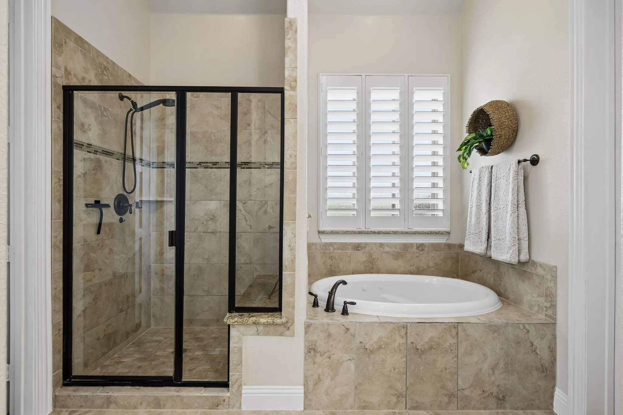 Single Family Residence For Sale in Collin County , 991 Waterview Drive, Prosper, Texas 75078, 4 Bedroom, 3 Bathroom, 3 Garage spaces, 2,668 Sqft, built in 2017, mls#21340135, Real Estate Agent in Prosper, Homes For Sale in Collin county, Homes For Sale in Prosper, Realtor in Prosper Texas, Real Estate Brokerage Independent Realty Texas, Luminita Cordes Realtor