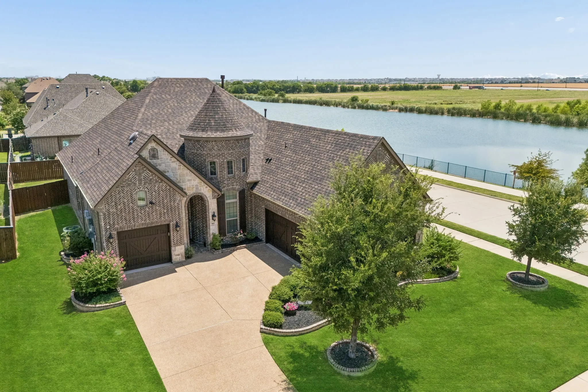 Single Family Residence For Sale in Collin County , 991 Waterview Drive, Prosper, Texas 75078, 4 Bedroom, 3 Bathroom, 3 Garage spaces, 2,668 Sqft, built in 2017, mls#21340135, Real Estate Agent in Prosper, Homes For Sale in Collin county, Homes For Sale in Prosper, Realtor in Prosper Texas, Real Estate Brokerage Independent Realty Texas, Luminita Cordes Realtor