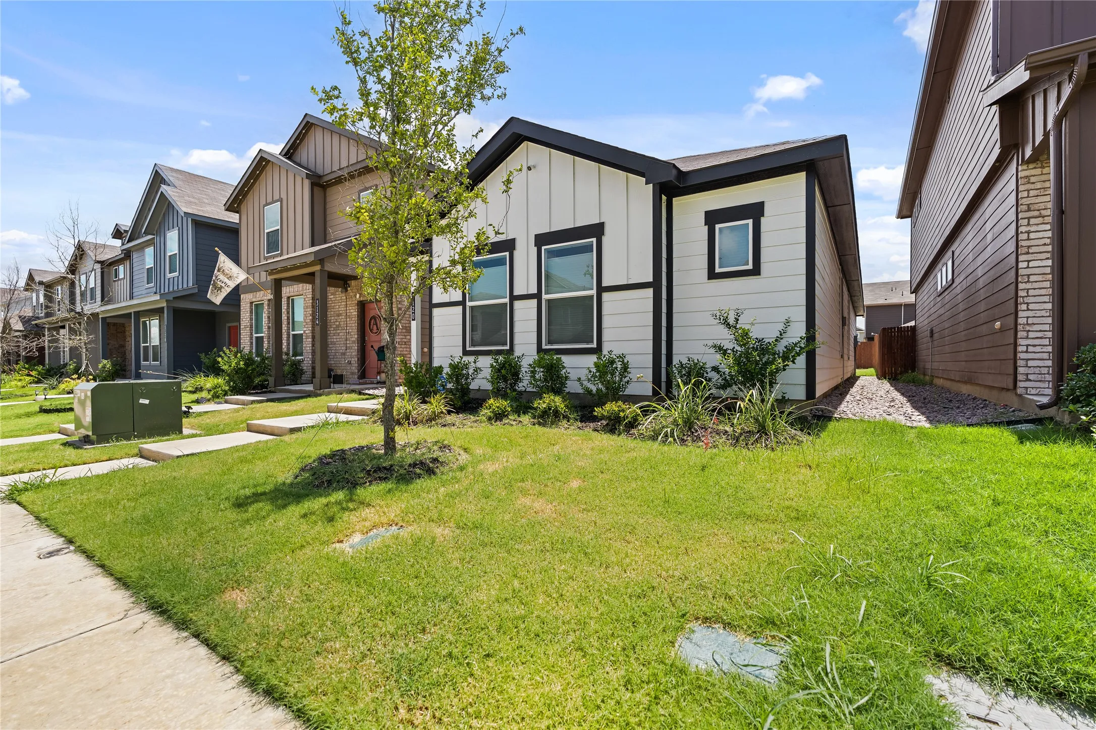 Single Family Residence For Rent in Tarrant County , 3120 Strawberry Farm Lane, Fort Worth, Texas 76140, 3 Bedroom, 2 Bathroom, 1 Garage spaces, 1,200 Sqft, built in 2025, Price $2,250, mls#21340289, Real Estate Agent in Fort Worth, Homes For Rent in Tarrant county, Homes For Rent in Fort Worth, Realtor in Fort Worth Texas, Real Estate Brokerage Independent Realty Texas, Luminita Cordes Realtor