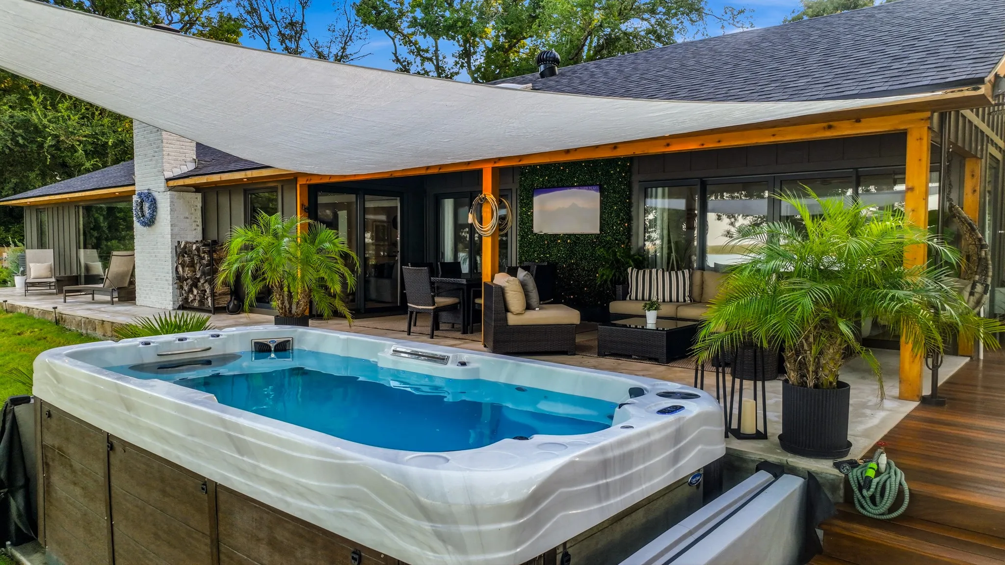 Single Family Residence For Sale in Wise County , 7250 Briar Road, Azle, Texas 76020, 3 Bedroom, 2 Bathroom, 2 Garage spaces, 2,620 Sqft, built in 1977, Price $1,925,000, mls#21340147, Real Estate Agent in Azle, Homes For Sale in Wise county, Homes For Sale in Azle, Realtor in Azle Texas, Real Estate Brokerage Independent Realty Texas, Luminita Cordes Realtor