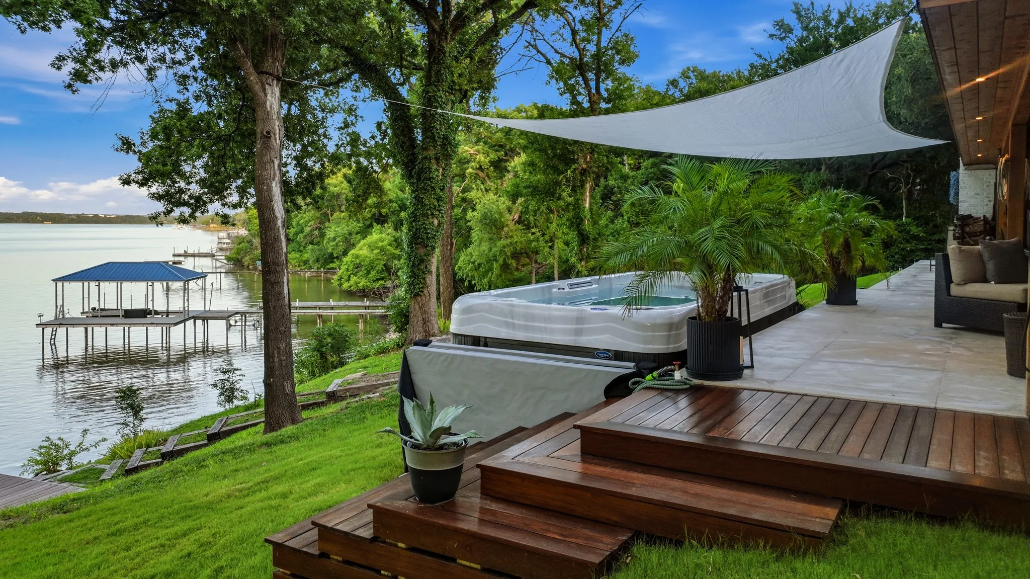 Single Family Residence For Sale in Wise County , 7250 Briar Road, Azle, Texas 76020, 3 Bedroom, 2 Bathroom, 2 Garage spaces, 2,620 Sqft, built in 1977, Price $1,925,000, mls#21340147, Real Estate Agent in Azle, Homes For Sale in Wise county, Homes For Sale in Azle, Realtor in Azle Texas, Real Estate Brokerage Independent Realty Texas, Luminita Cordes Realtor