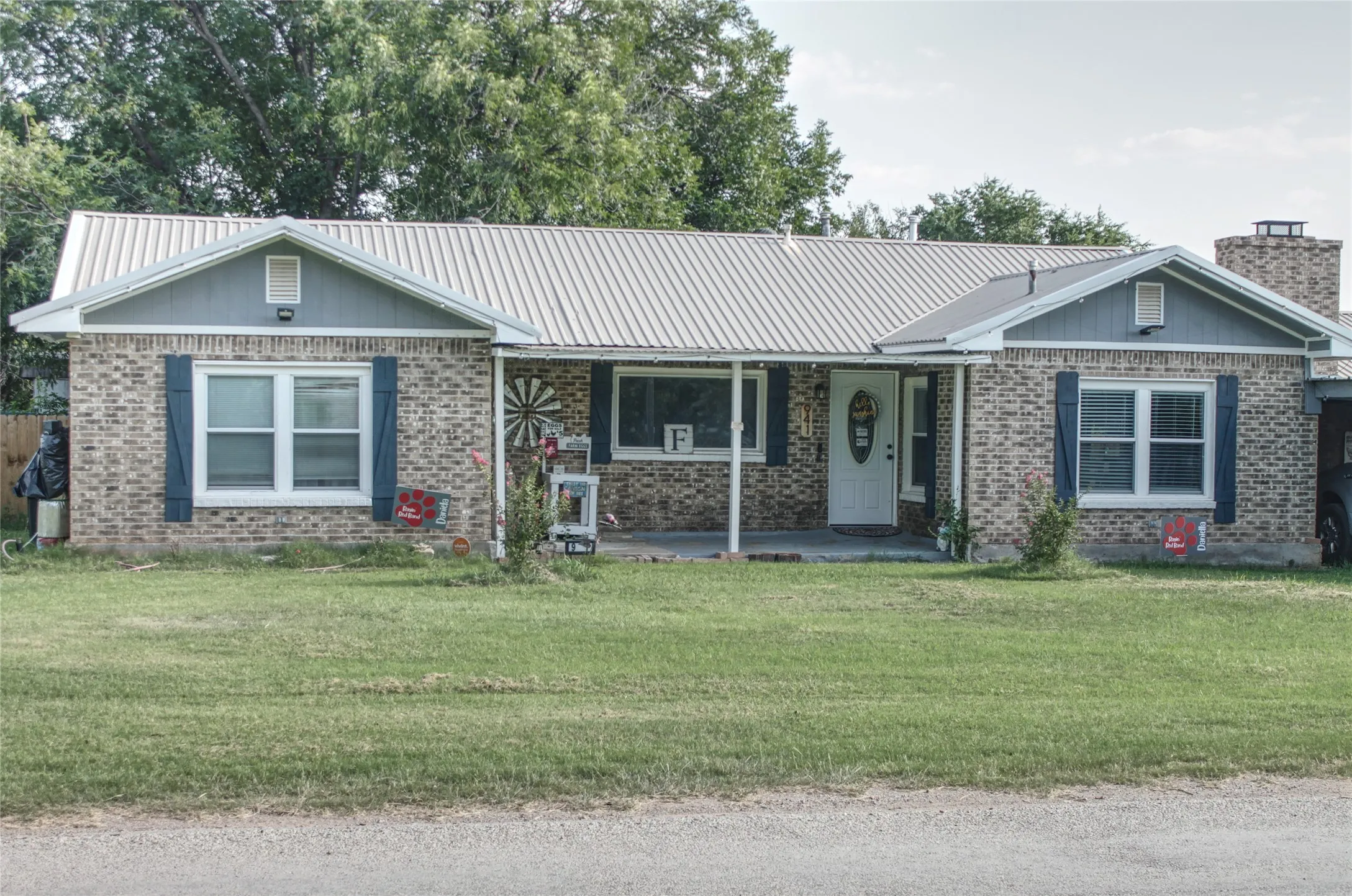 Single Family Residence For Sale in Shackelford County , 941 Central Street, Albany, Texas 76430, 3 Bedroom, 2 Bathroom, Garage spaces, 1,848 Sqft, built in 1945, mls#21340293, Real Estate Agent in Albany, Homes For Sale in Shackelford county, Homes For Sale in Albany, Realtor in Albany Texas, Real Estate Brokerage Independent Realty Texas, Luminita Cordes Realtor