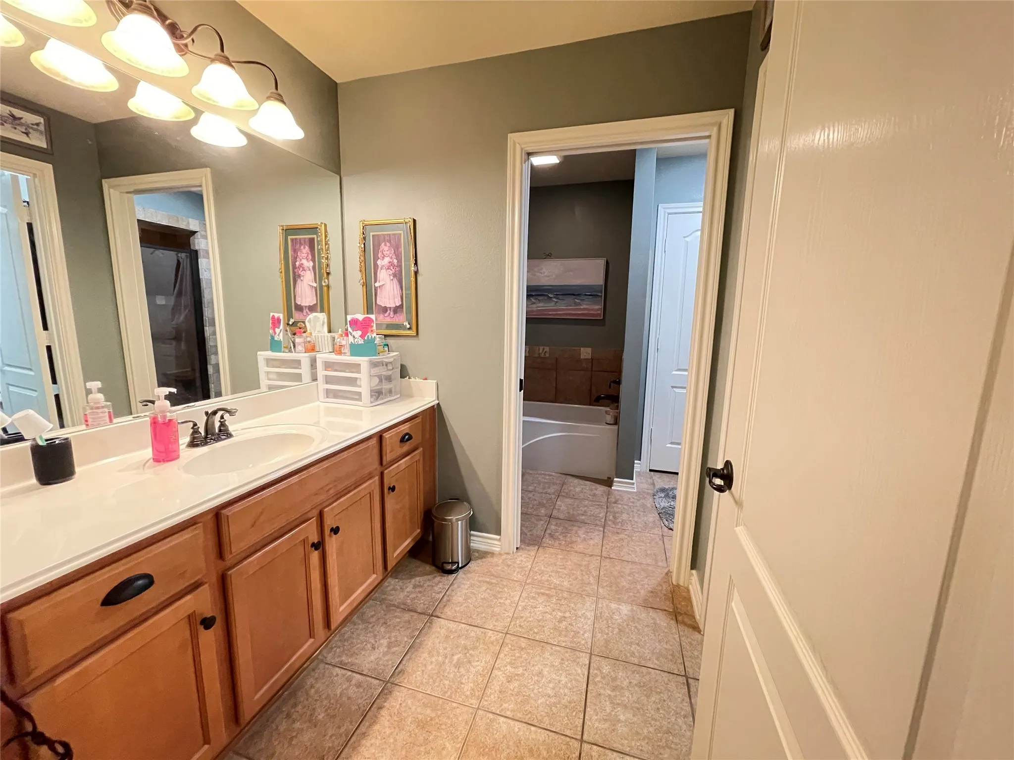 Condominium For Sale in Smith County , 421 W Cumberland Road 701, Tyler, Texas 75703, 2 Bedrooms, 2 Bathrooms, 2 Garage spaces, 1,567 Sqft, built in 2012, Price $276,500, mls#21340299, Real Estate Agent in Tyler, Homes For Sale in Smith county, Homes For Sale in Tyler, Realtor in Tyler Texas, Real Estate Brokerage Independent Realty Texas, Luminita Cordes Realtor