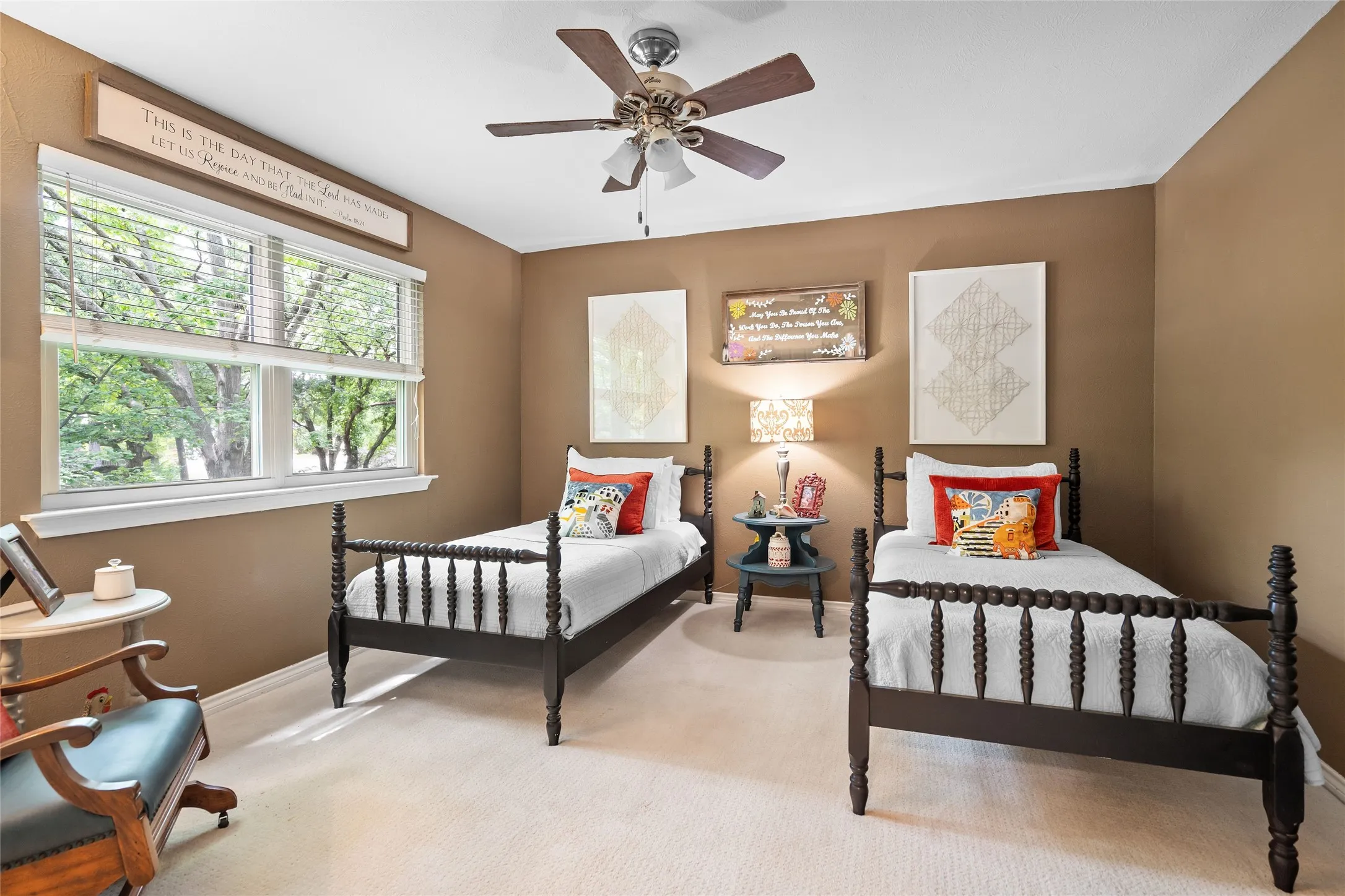 Single Family Residence For Sale in Tarrant County , 3 Echo Cove, Grapevine, Texas 76051, 4 Bedroom, 3 Bathroom, 2 Garage spaces, 2,410 Sqft, built in 1979, mls#21339001, Real Estate Agent in Grapevine, Homes For Sale in Tarrant county, Homes For Sale in Grapevine, Realtor in Grapevine Texas, Real Estate Brokerage Independent Realty Texas, Luminita Cordes Realtor