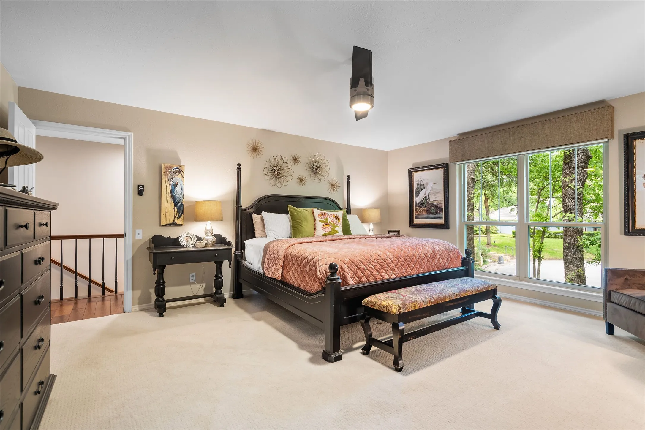Single Family Residence For Sale in Tarrant County , 3 Echo Cove, Grapevine, Texas 76051, 4 Bedroom, 3 Bathroom, 2 Garage spaces, 2,410 Sqft, built in 1979, mls#21339001, Real Estate Agent in Grapevine, Homes For Sale in Tarrant county, Homes For Sale in Grapevine, Realtor in Grapevine Texas, Real Estate Brokerage Independent Realty Texas, Luminita Cordes Realtor