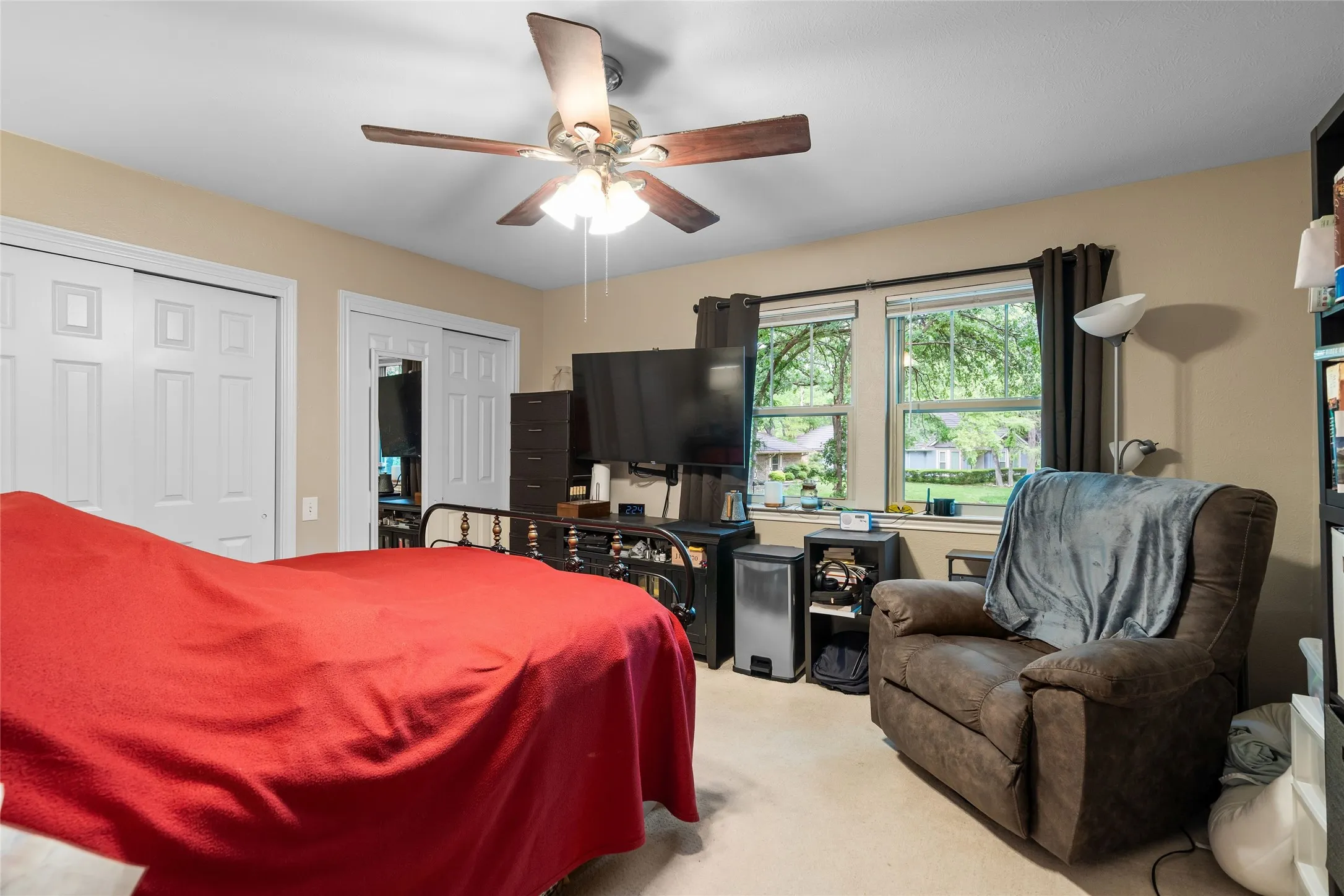 Single Family Residence For Sale in Tarrant County , 3 Echo Cove, Grapevine, Texas 76051, 4 Bedroom, 3 Bathroom, 2 Garage spaces, 2,410 Sqft, built in 1979, mls#21339001, Real Estate Agent in Grapevine, Homes For Sale in Tarrant county, Homes For Sale in Grapevine, Realtor in Grapevine Texas, Real Estate Brokerage Independent Realty Texas, Luminita Cordes Realtor