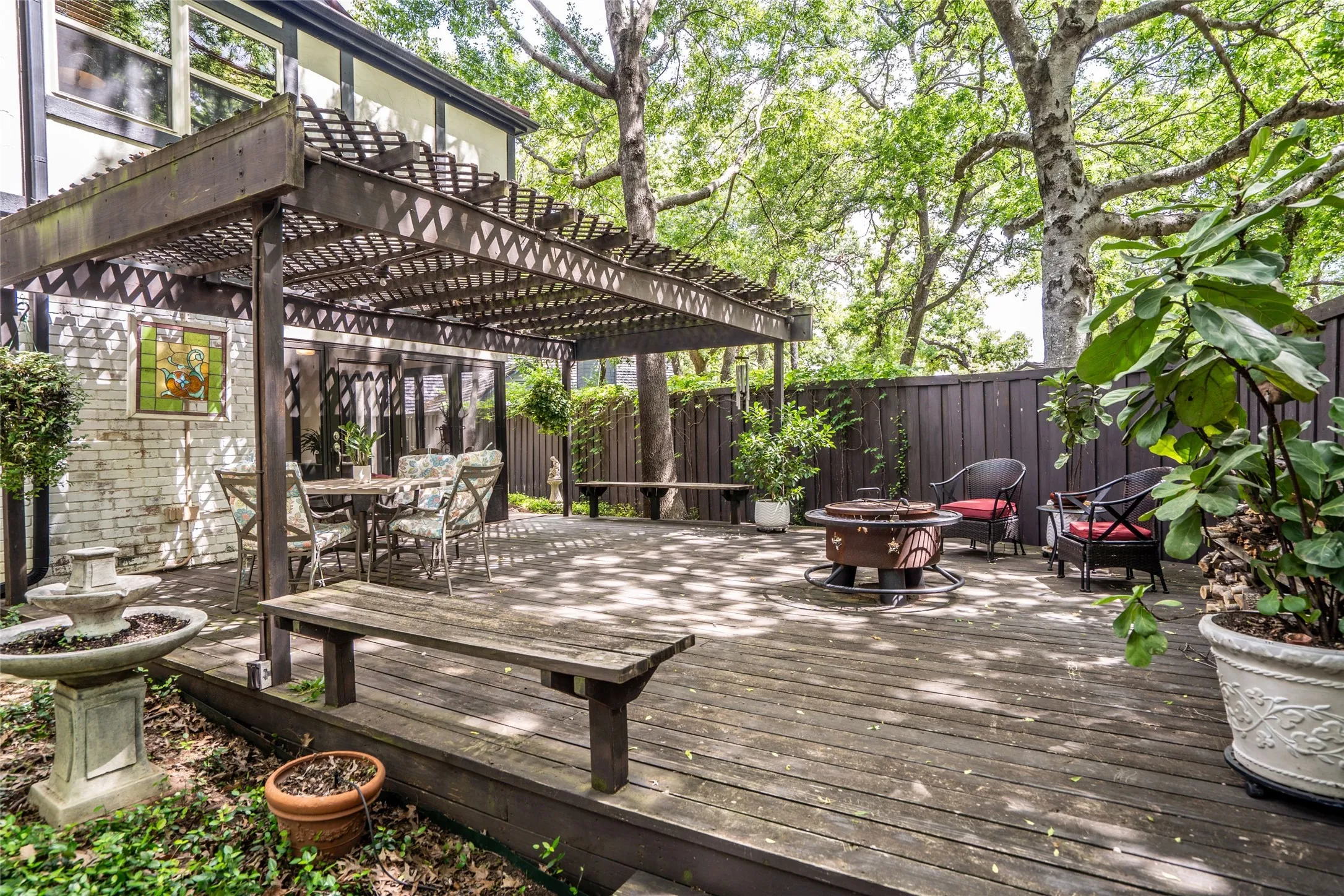 Single Family Residence For Sale in Tarrant County , 3 Echo Cove, Grapevine, Texas 76051, 4 Bedroom, 3 Bathroom, 2 Garage spaces, 2,410 Sqft, built in 1979, mls#21339001, Real Estate Agent in Grapevine, Homes For Sale in Tarrant county, Homes For Sale in Grapevine, Realtor in Grapevine Texas, Real Estate Brokerage Independent Realty Texas, Luminita Cordes Realtor