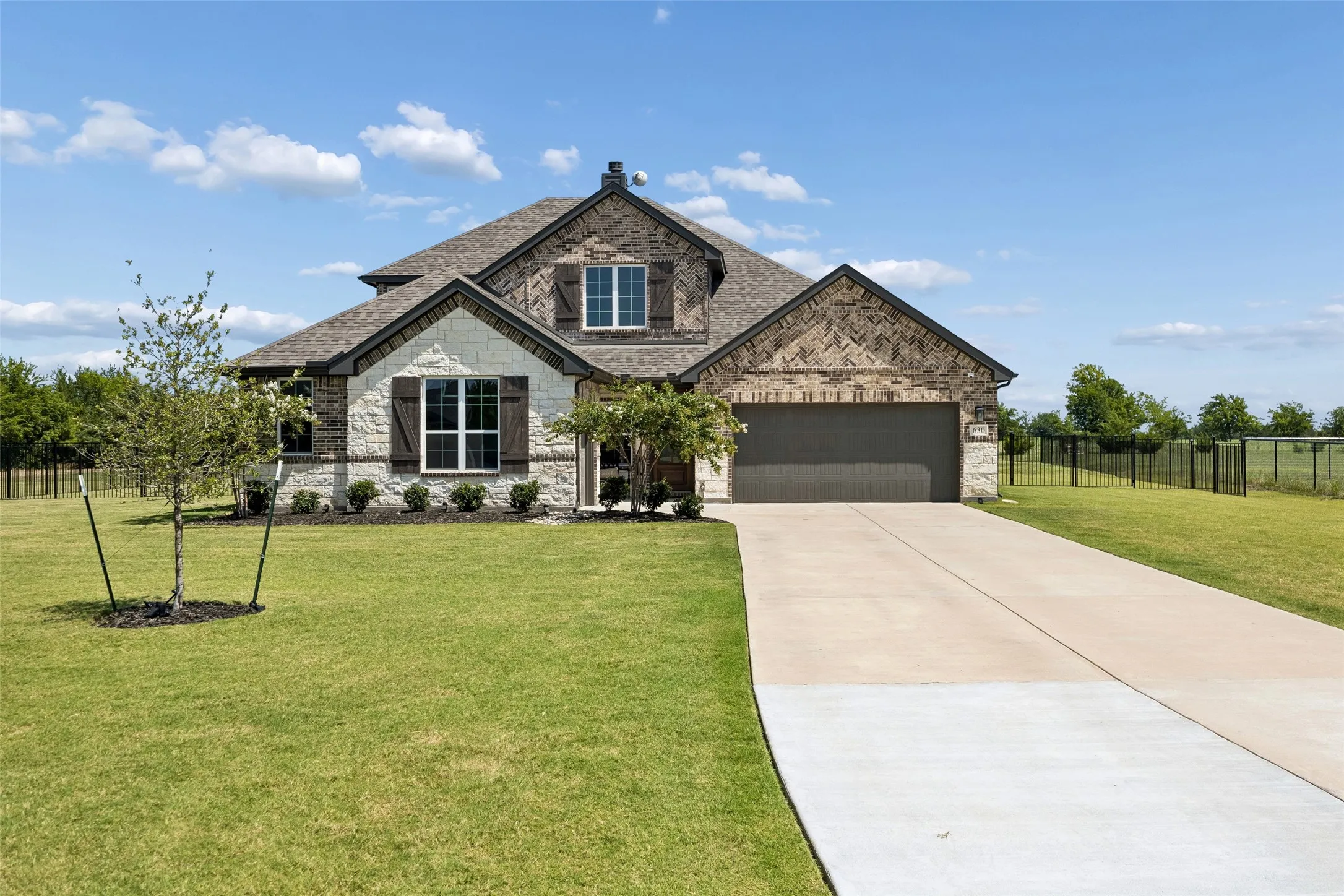 Single Family Residence For Sale in Fannin County , 630 Brown Road, Leonard, Texas 75452, 4 Bedrooms, 4 Bathrooms, 3 Garage spaces, 2,910 Sqft, built in 2024, Price $599,000, mls#21339404, Real Estate Agent in Leonard, Homes For Sale in Fannin county, Homes For Sale in Leonard, Realtor in Leonard Texas, Real Estate Brokerage Independent Realty Texas, Luminita Cordes Realtor