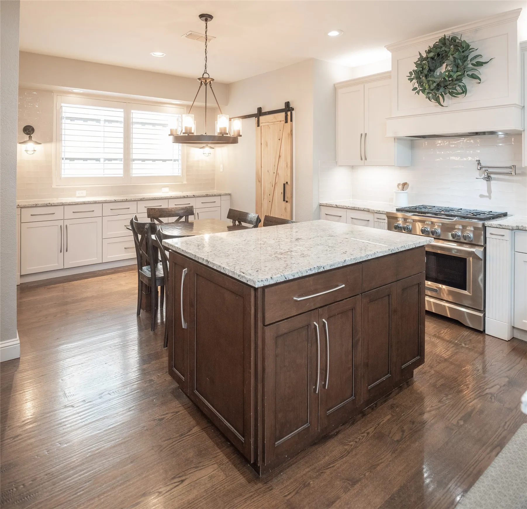 Single Family Residence For Sale in Collin County , 14709 Holly Leaf Drive, Frisco, Texas 75035, 4 Bedroom, 4 Bathroom, 2 Garage spaces, 3,049 Sqft, built in 2003, mls#21338910, Real Estate Agent in Frisco, Homes For Sale in Collin county, Homes For Sale in Frisco, Realtor in Frisco Texas, Real Estate Brokerage Independent Realty Texas, Luminita Cordes Realtor