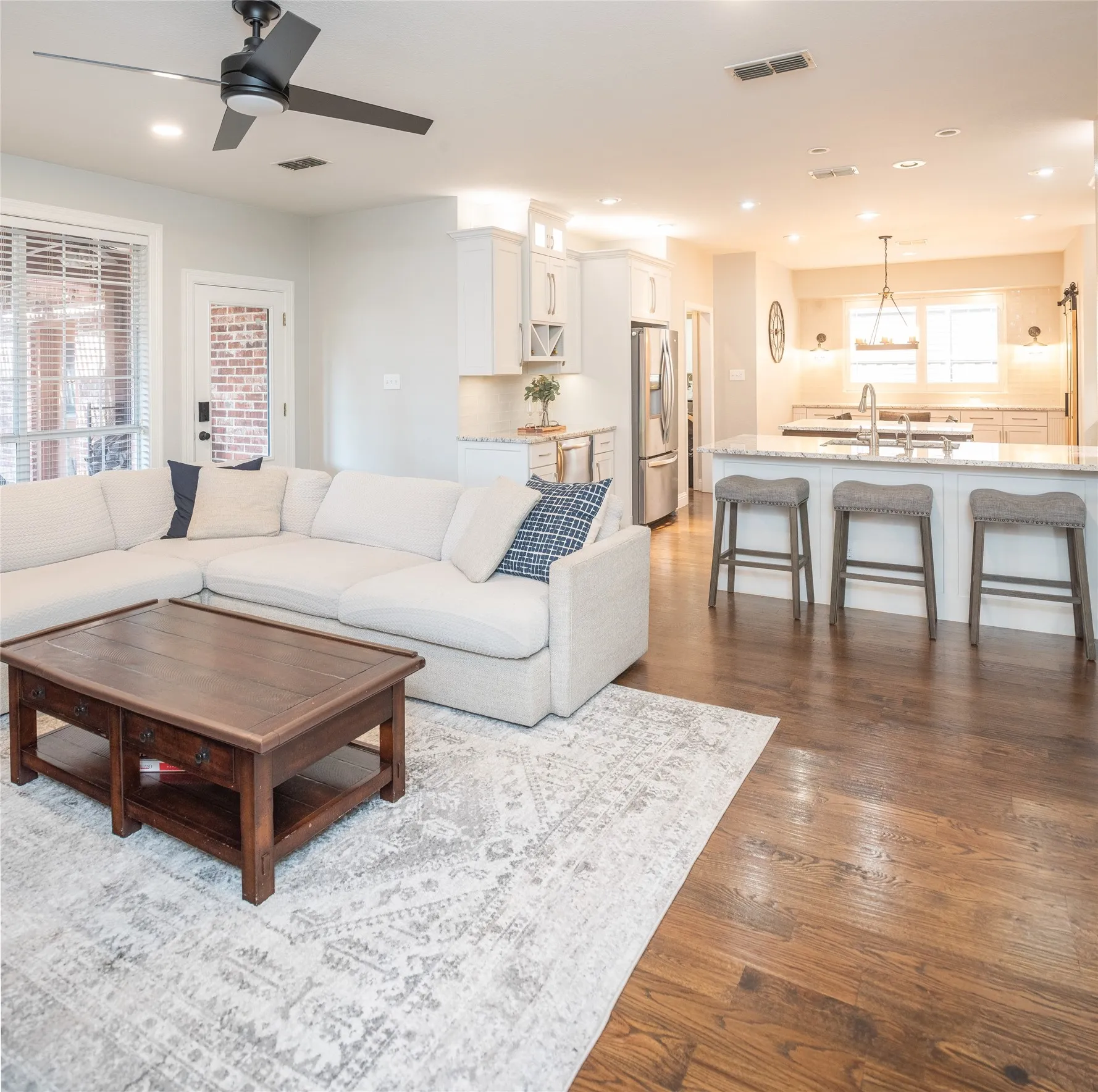 Single Family Residence For Sale in Collin County , 14709 Holly Leaf Drive, Frisco, Texas 75035, 4 Bedroom, 4 Bathroom, 2 Garage spaces, 3,049 Sqft, built in 2003, mls#21338910, Real Estate Agent in Frisco, Homes For Sale in Collin county, Homes For Sale in Frisco, Realtor in Frisco Texas, Real Estate Brokerage Independent Realty Texas, Luminita Cordes Realtor
