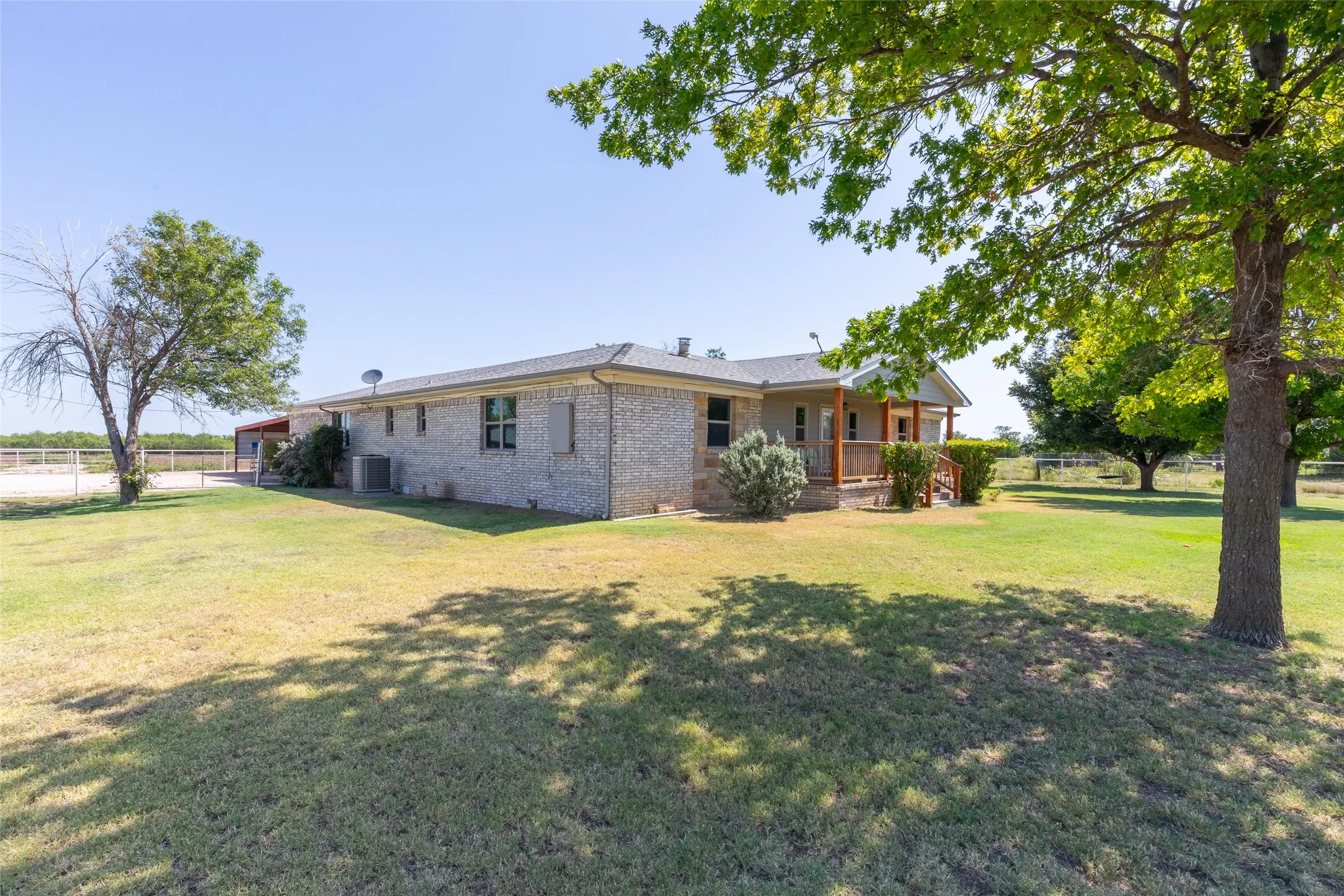 Single Family Residence For Sale in Taylor County , 542 County Road 505, Abilene, Texas 79601, 4 Bedroom, 2 Bathroom, Garage spaces, 2,228 Sqft, built in 1984, mls#21340303, Real Estate Agent in Abilene, Homes For Sale in Taylor county, Homes For Sale in Abilene, Realtor in Abilene Texas, Real Estate Brokerage Independent Realty Texas, Luminita Cordes Realtor