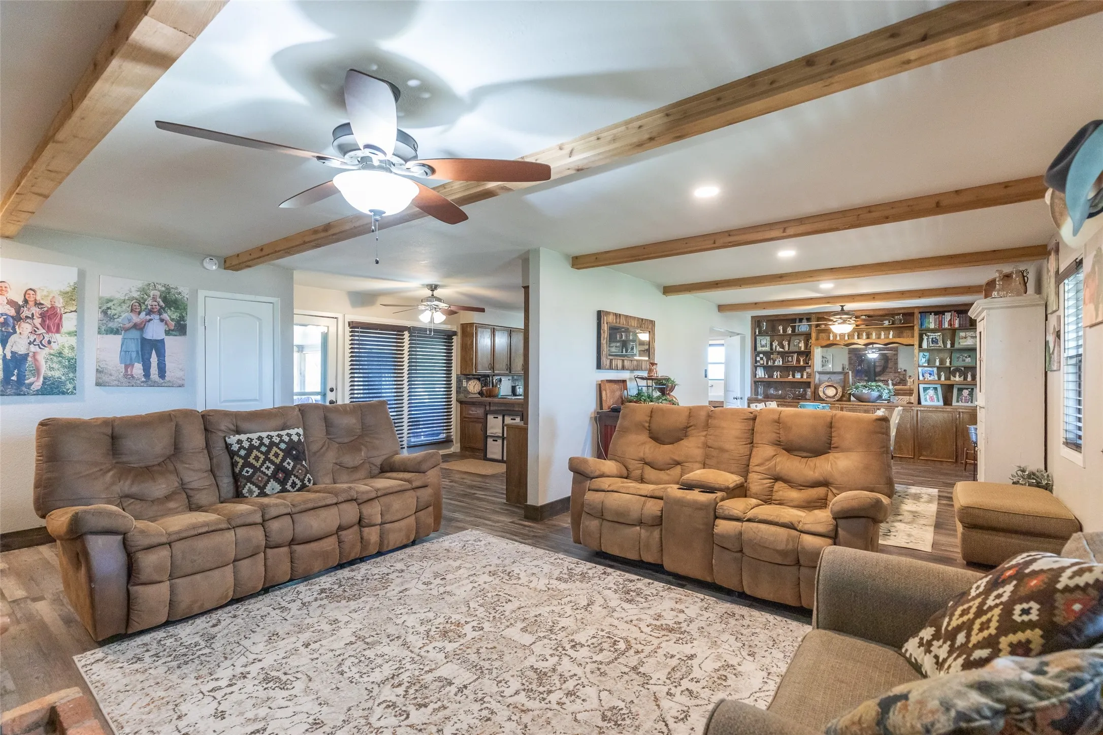 Single Family Residence For Sale in Taylor County , 542 County Road 505, Abilene, Texas 79601, 4 Bedroom, 2 Bathroom, Garage spaces, 2,228 Sqft, built in 1984, mls#21340303, Real Estate Agent in Abilene, Homes For Sale in Taylor county, Homes For Sale in Abilene, Realtor in Abilene Texas, Real Estate Brokerage Independent Realty Texas, Luminita Cordes Realtor