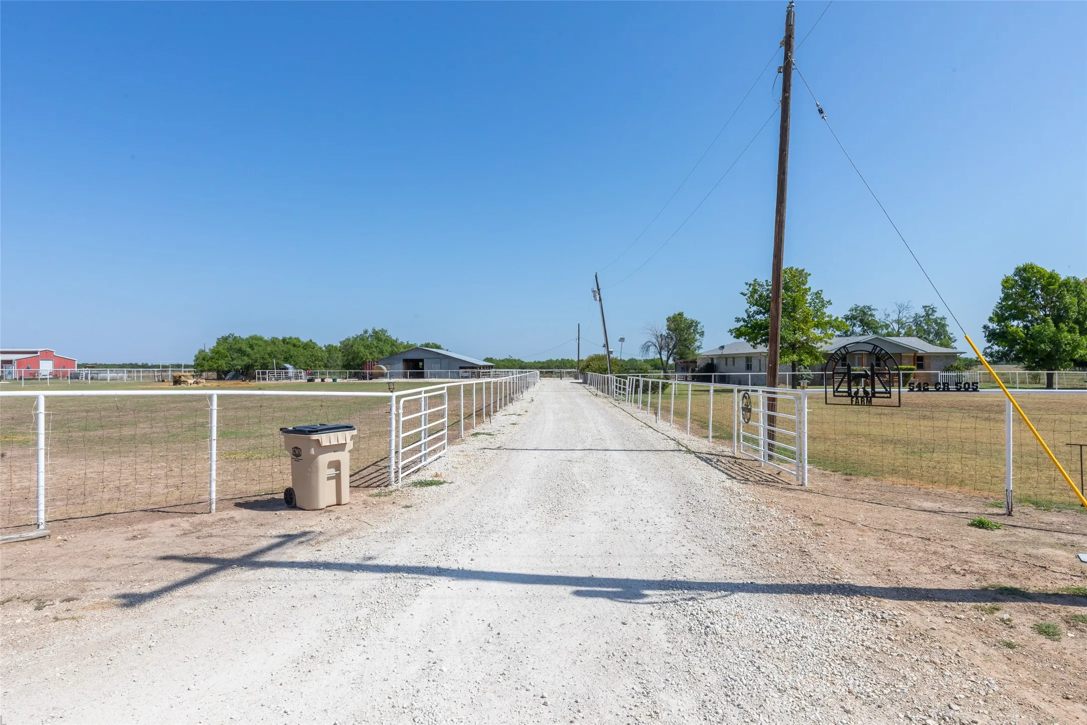Single Family Residence For Sale in Taylor County , 542 County Road 505, Abilene, Texas 79601, 4 Bedroom, 2 Bathroom, Garage spaces, 2,228 Sqft, built in 1984, mls#21340303, Real Estate Agent in Abilene, Homes For Sale in Taylor county, Homes For Sale in Abilene, Realtor in Abilene Texas, Real Estate Brokerage Independent Realty Texas, Luminita Cordes Realtor