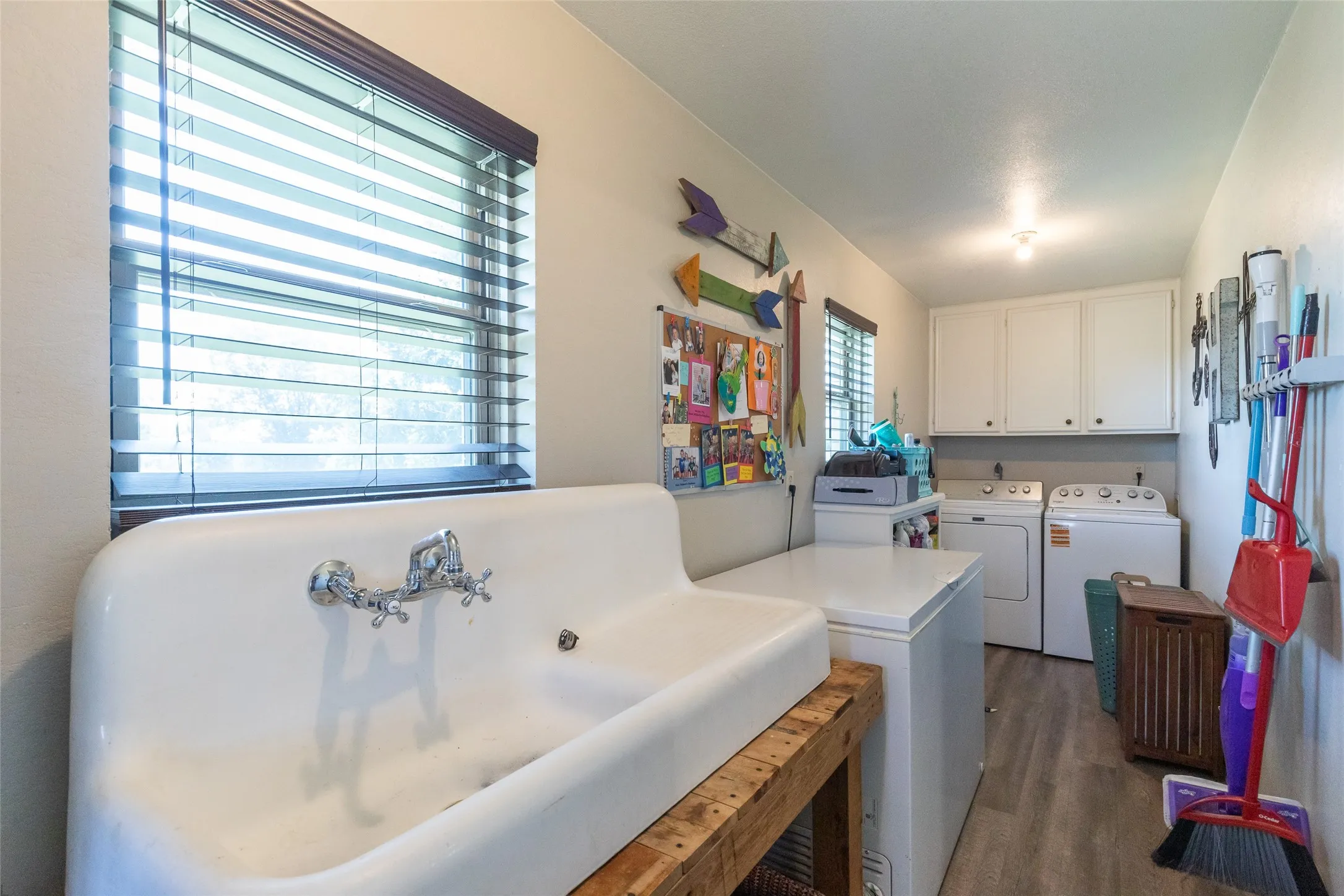 Single Family Residence For Sale in Taylor County , 542 County Road 505, Abilene, Texas 79601, 4 Bedroom, 2 Bathroom, Garage spaces, 2,228 Sqft, built in 1984, mls#21340303, Real Estate Agent in Abilene, Homes For Sale in Taylor county, Homes For Sale in Abilene, Realtor in Abilene Texas, Real Estate Brokerage Independent Realty Texas, Luminita Cordes Realtor