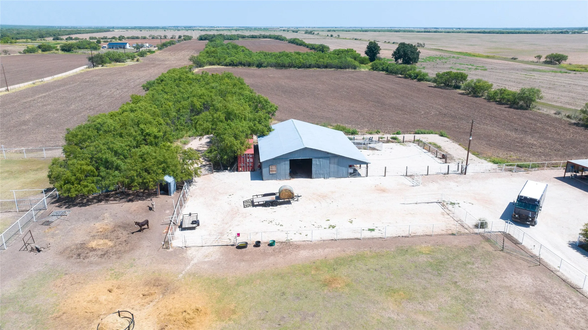 Single Family Residence For Sale in Taylor County , 542 County Road 505, Abilene, Texas 79601, 4 Bedroom, 2 Bathroom, Garage spaces, 2,228 Sqft, built in 1984, mls#21340303, Real Estate Agent in Abilene, Homes For Sale in Taylor county, Homes For Sale in Abilene, Realtor in Abilene Texas, Real Estate Brokerage Independent Realty Texas, Luminita Cordes Realtor