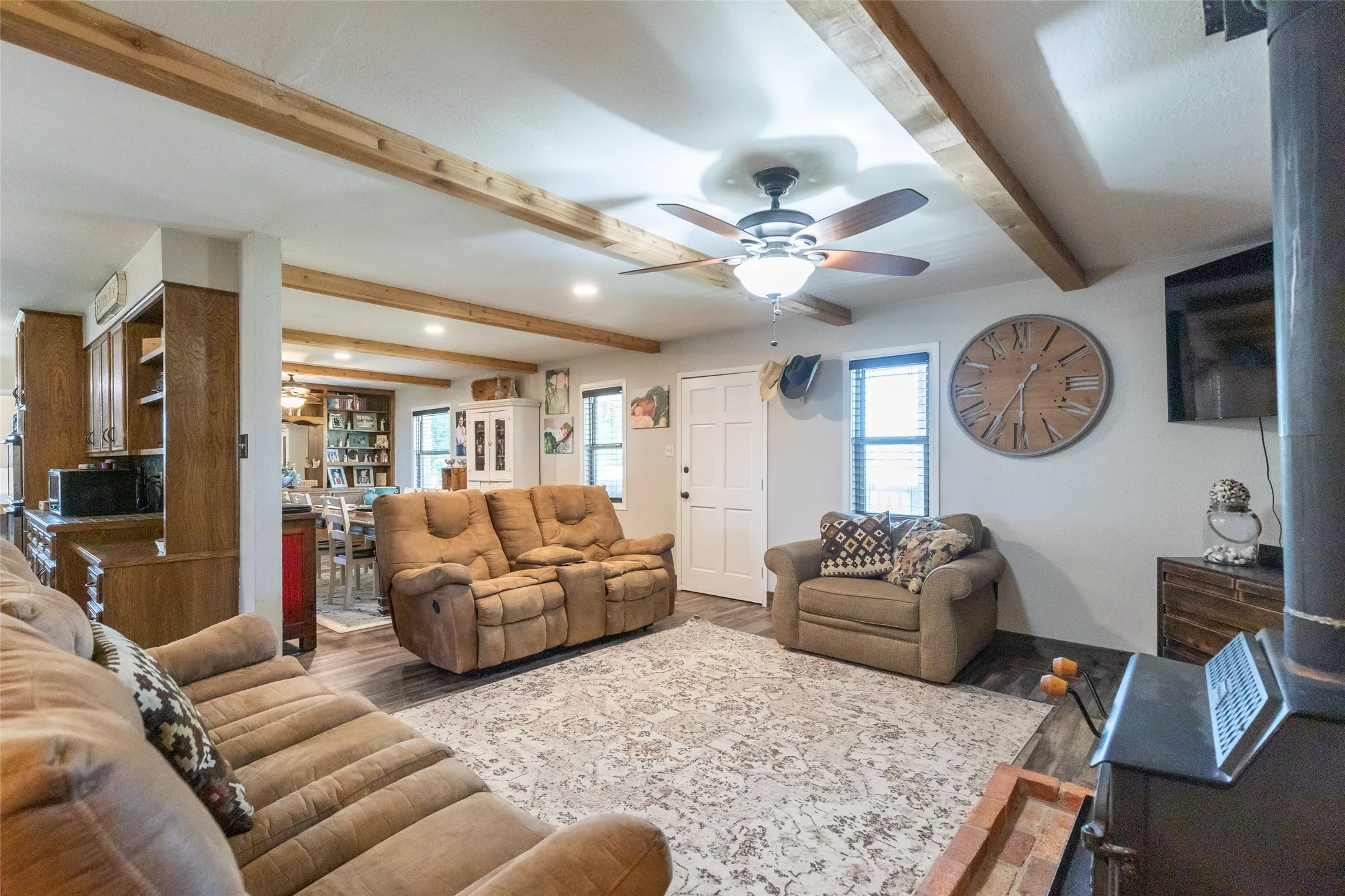 Single Family Residence For Sale in Taylor County , 542 County Road 505, Abilene, Texas 79601, 4 Bedroom, 2 Bathroom, Garage spaces, 2,228 Sqft, built in 1984, mls#21340303, Real Estate Agent in Abilene, Homes For Sale in Taylor county, Homes For Sale in Abilene, Realtor in Abilene Texas, Real Estate Brokerage Independent Realty Texas, Luminita Cordes Realtor