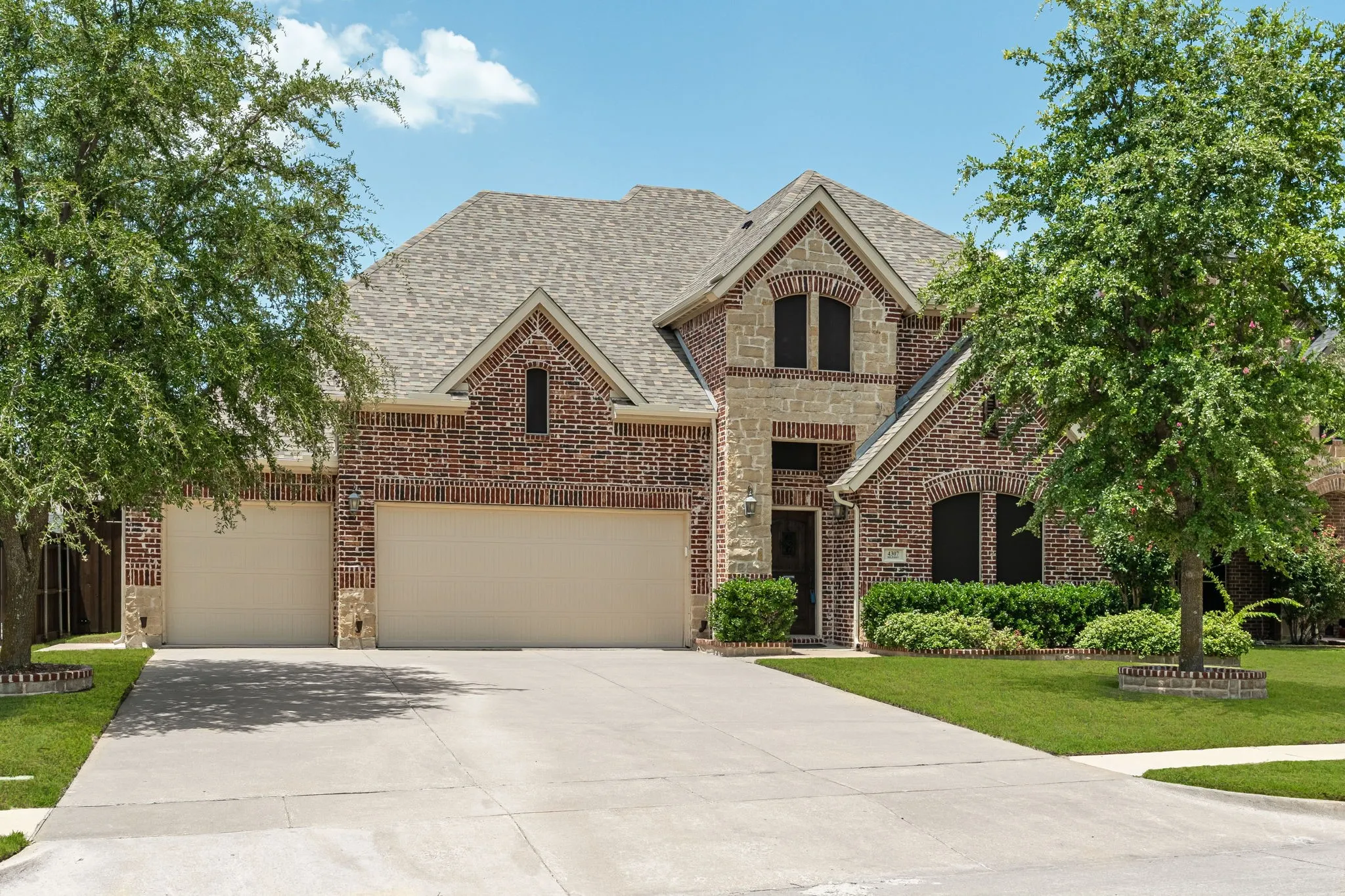 Single Family Residence For Sale in Collin County , 4307 Milrany Lane, Melissa, Texas 75454, 5 Bedroom, 3 Bathroom, 3 Garage spaces, 3,409 Sqft, built in 2013, mls#21338017, Real Estate Agent in Melissa, Homes For Sale in Collin county, Homes For Sale in Melissa, Realtor in Melissa Texas, Real Estate Brokerage Independent Realty Texas, Luminita Cordes Realtor