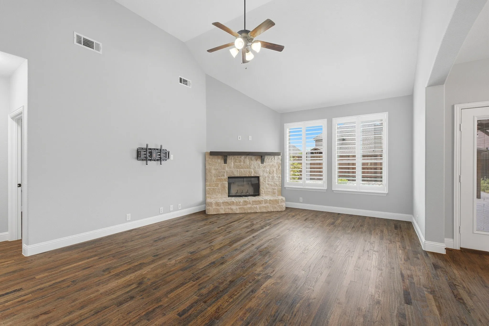 Single Family Residence For Sale in Collin County , 4307 Milrany Lane, Melissa, Texas 75454, 5 Bedroom, 3 Bathroom, 3 Garage spaces, 3,409 Sqft, built in 2013, mls#21338017, Real Estate Agent in Melissa, Homes For Sale in Collin county, Homes For Sale in Melissa, Realtor in Melissa Texas, Real Estate Brokerage Independent Realty Texas, Luminita Cordes Realtor