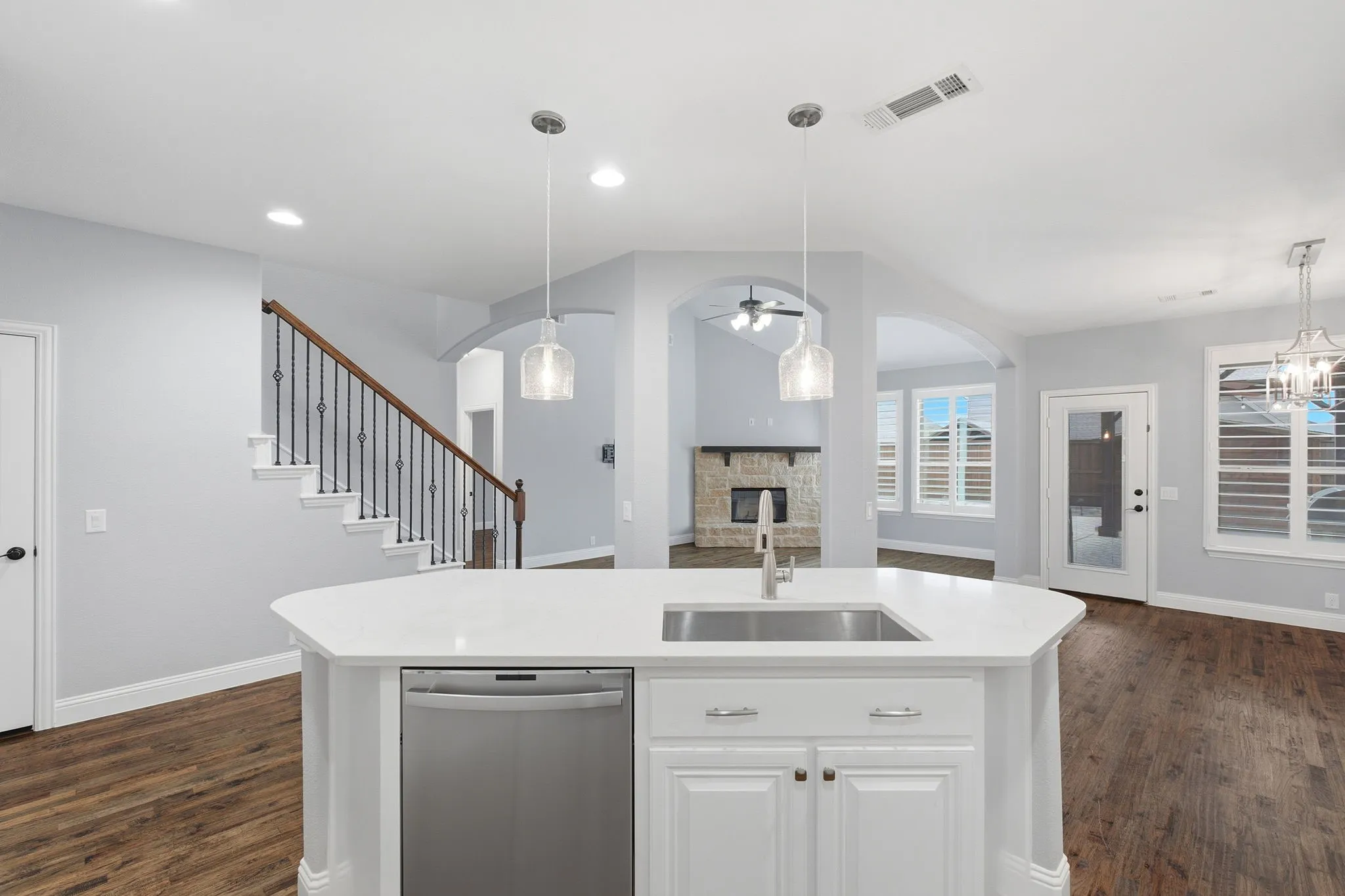 Single Family Residence For Sale in Collin County , 4307 Milrany Lane, Melissa, Texas 75454, 5 Bedroom, 3 Bathroom, 3 Garage spaces, 3,409 Sqft, built in 2013, mls#21338017, Real Estate Agent in Melissa, Homes For Sale in Collin county, Homes For Sale in Melissa, Realtor in Melissa Texas, Real Estate Brokerage Independent Realty Texas, Luminita Cordes Realtor