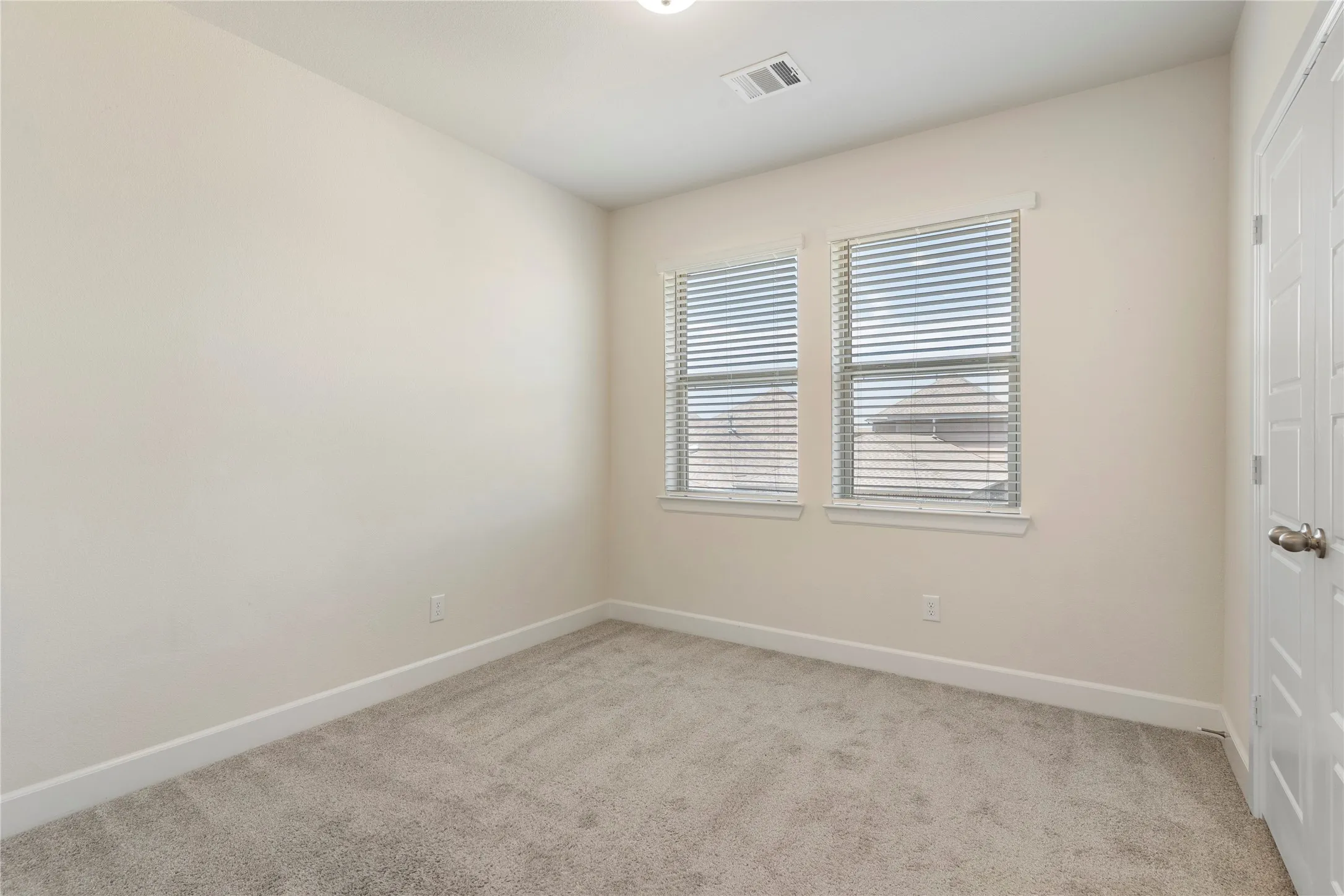 Single Family Residence For Sale in Tarrant County , 4310 Indigo Lark Lane, Arlington, Texas 76005, 3 Bedroom, 3 Bathroom, 2 Garage spaces, 2,200 Sqft, built in 2019, mls#21332824, Real Estate Agent in Arlington, Homes For Sale in Tarrant county, Homes For Sale in Arlington, Realtor in Arlington Texas, Real Estate Brokerage Independent Realty Texas, Luminita Cordes Realtor