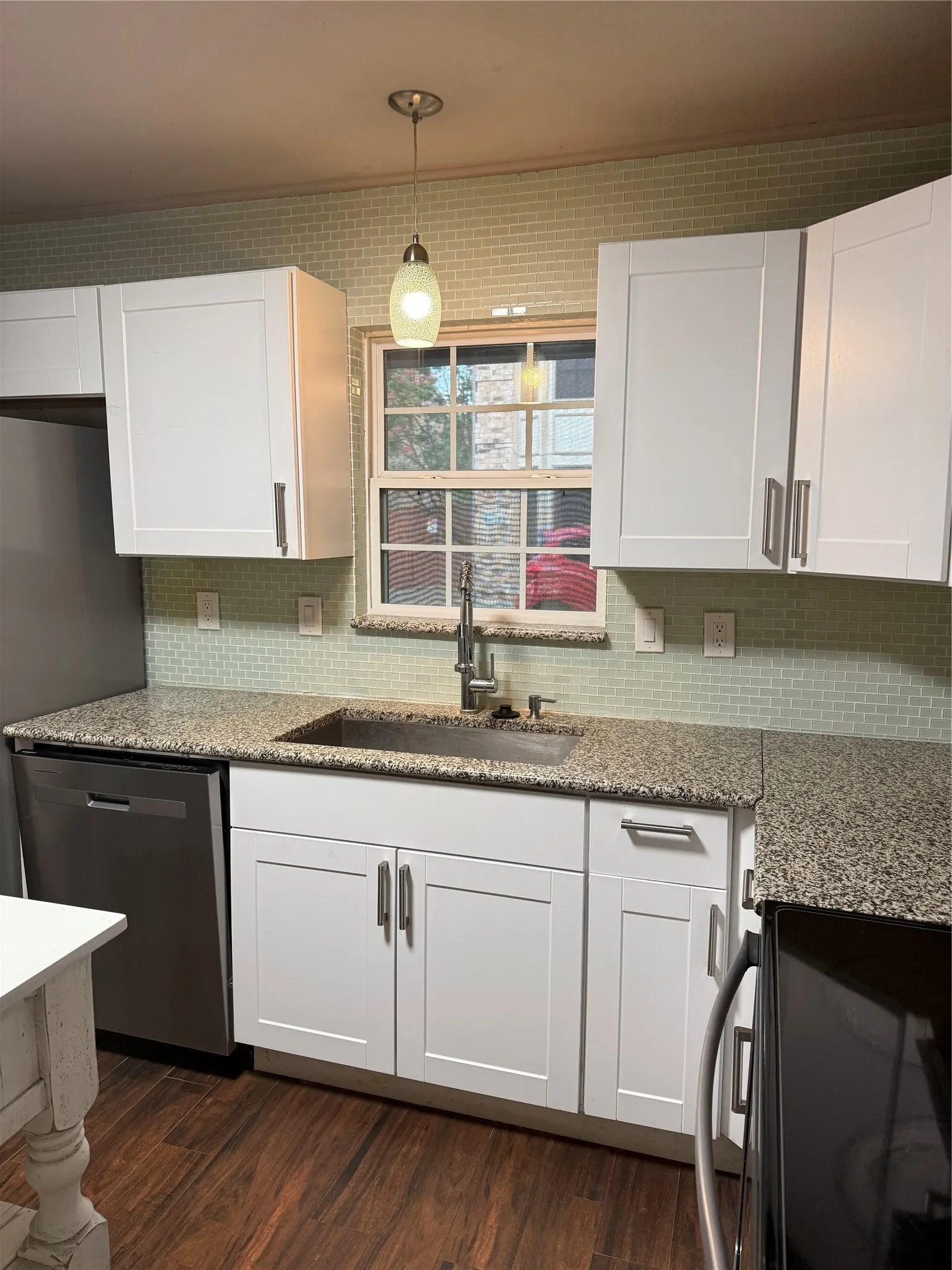 Granite Counter Tops, SS Refrigerator & Stove