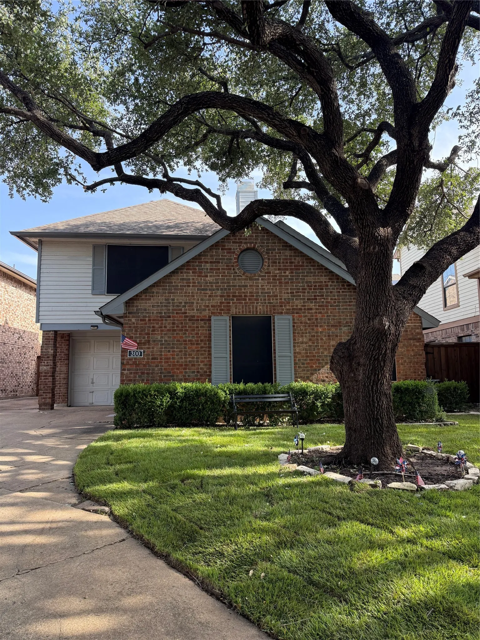 Single Family Residence For Rent in Dallas County , 300 Cimarron Way, Irving, Texas 75063, 3 Bedroom, 2 Bathroom, 1 Garage spaces, 1,553 Sqft, built in 1985, Price $2,300, mls#21340330, Real Estate Agent in Irving, Homes For Rent in Dallas county, Homes For Rent in Irving, Realtor in Irving Texas, Real Estate Brokerage Independent Realty Texas, Luminita Cordes Realtor