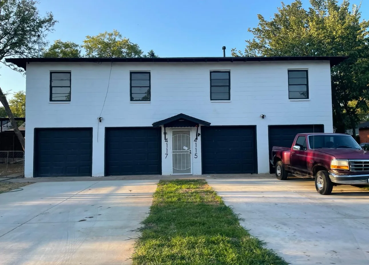 Quadruplex For Sale in Dallas County , 530 Sunnyside Avenue, Cockrell Hill, Texas 75211, 8 Bedroom, 4 Bathroom, 4 Garage spaces, 0 Sqft, built in 1952, mls#21339778, Real Estate Agent in Cockrell Hill, Homes For Sale in Dallas county, Homes For Sale in Cockrell Hill, Realtor in Cockrell Hill Texas, Real Estate Brokerage Independent Realty Texas, Luminita Cordes Realtor