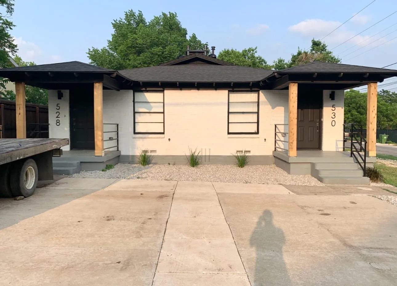 Quadruplex For Sale in Dallas County , 530 Sunnyside Avenue, Cockrell Hill, Texas 75211, 8 Bedroom, 4 Bathroom, 4 Garage spaces, 0 Sqft, built in 1952, mls#21339778, Real Estate Agent in Cockrell Hill, Homes For Sale in Dallas county, Homes For Sale in Cockrell Hill, Realtor in Cockrell Hill Texas, Real Estate Brokerage Independent Realty Texas, Luminita Cordes Realtor