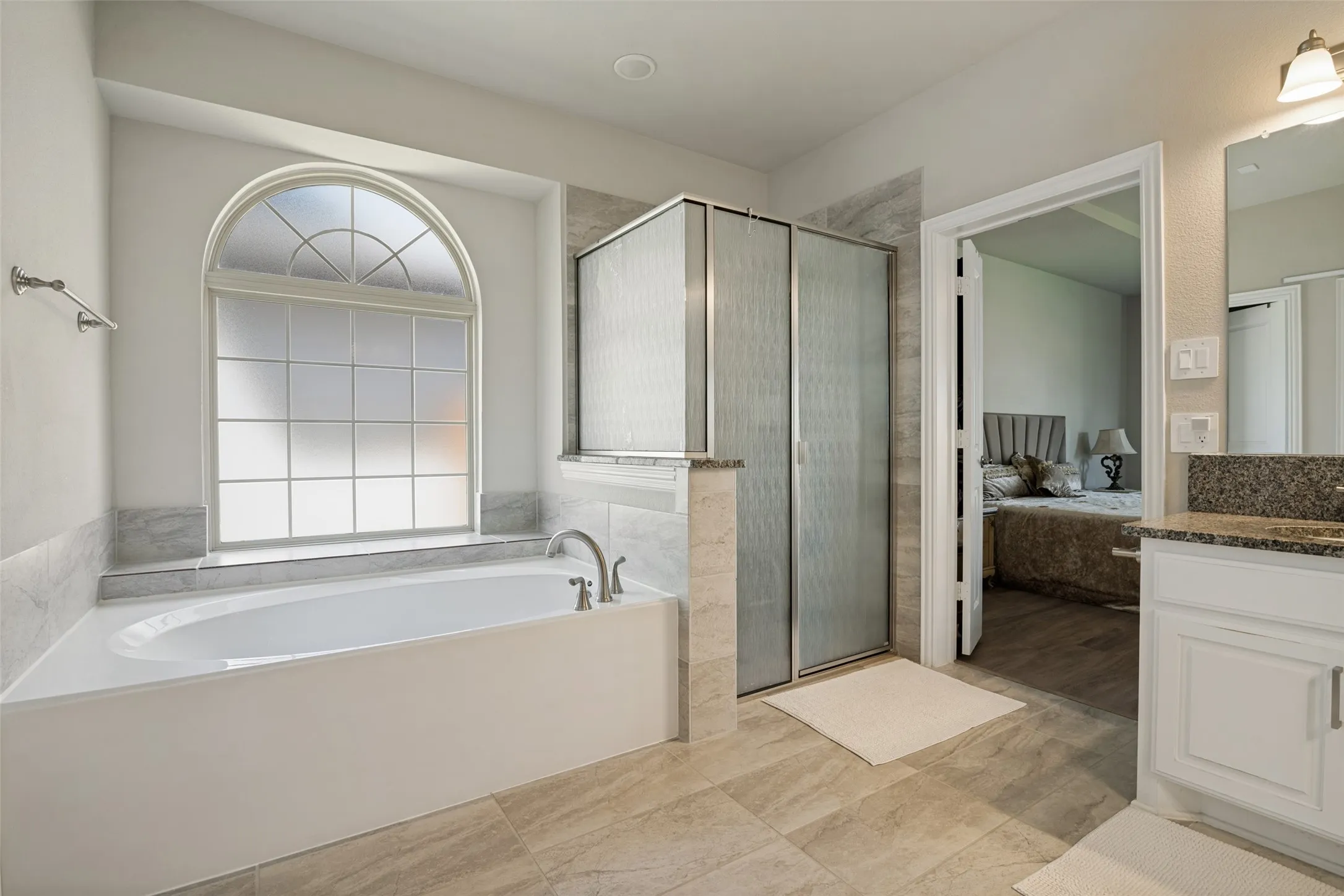 Single Family Residence For Sale in Collin County , 211 Sterling Heights, Wylie, Texas 75098, 6 Bedroom, 4 Bathroom, 2 Garage spaces, 4,293 Sqft, built in 2022, mls#21340312, Real Estate Agent in Wylie, Homes For Sale in Collin county, Homes For Sale in Wylie, Realtor in Wylie Texas, Real Estate Brokerage Independent Realty Texas, Luminita Cordes Realtor