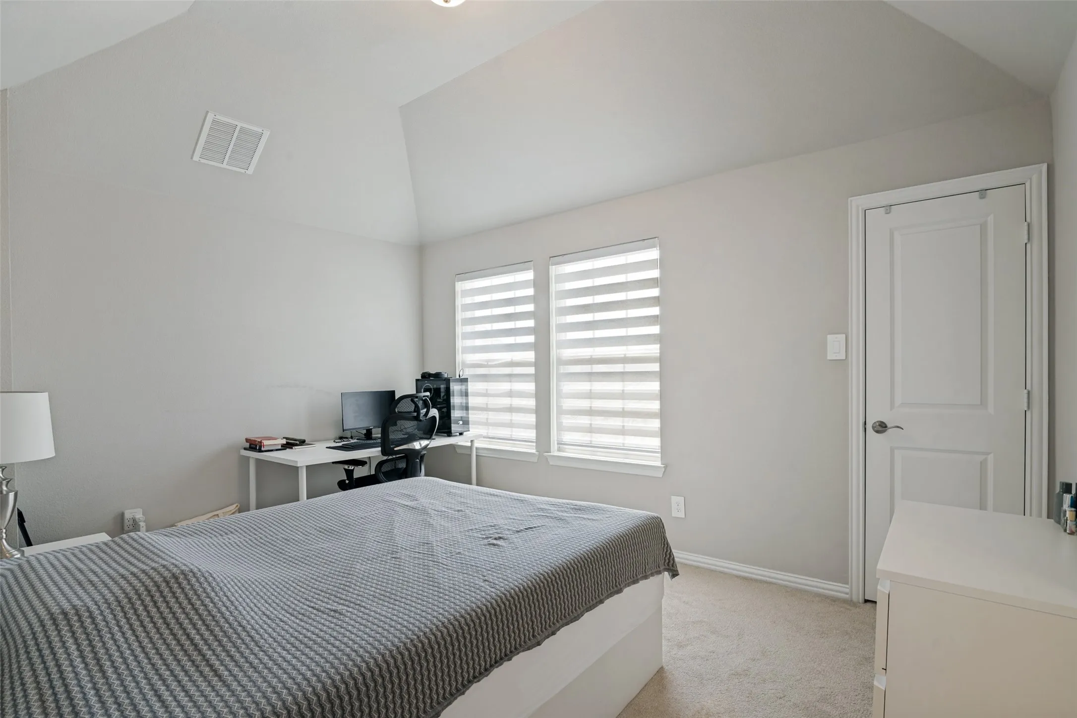 Single Family Residence For Sale in Collin County , 211 Sterling Heights, Wylie, Texas 75098, 6 Bedroom, 4 Bathroom, 2 Garage spaces, 4,293 Sqft, built in 2022, mls#21340312, Real Estate Agent in Wylie, Homes For Sale in Collin county, Homes For Sale in Wylie, Realtor in Wylie Texas, Real Estate Brokerage Independent Realty Texas, Luminita Cordes Realtor