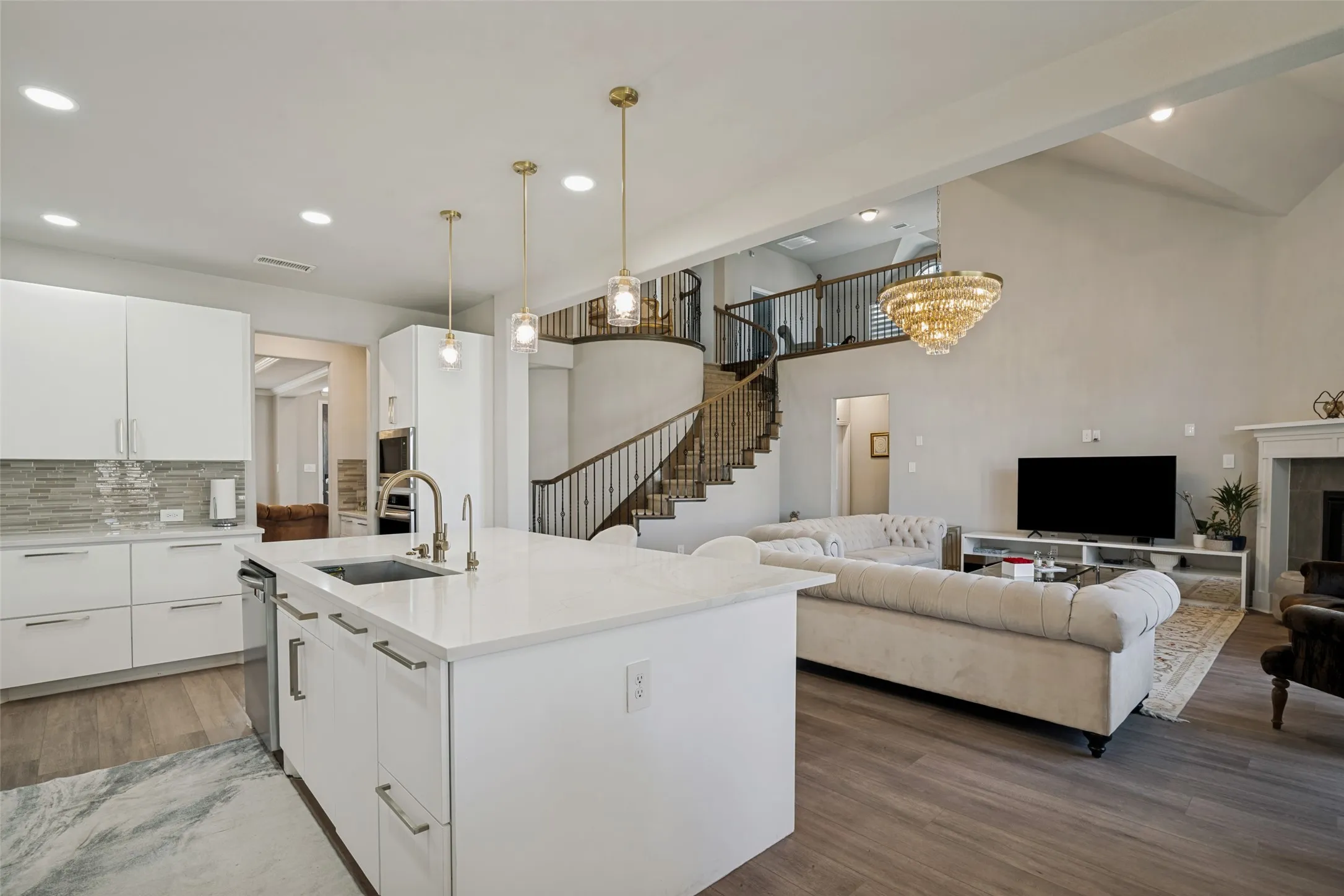 Single Family Residence For Sale in Collin County , 211 Sterling Heights, Wylie, Texas 75098, 6 Bedroom, 4 Bathroom, 2 Garage spaces, 4,293 Sqft, built in 2022, mls#21340312, Real Estate Agent in Wylie, Homes For Sale in Collin county, Homes For Sale in Wylie, Realtor in Wylie Texas, Real Estate Brokerage Independent Realty Texas, Luminita Cordes Realtor
