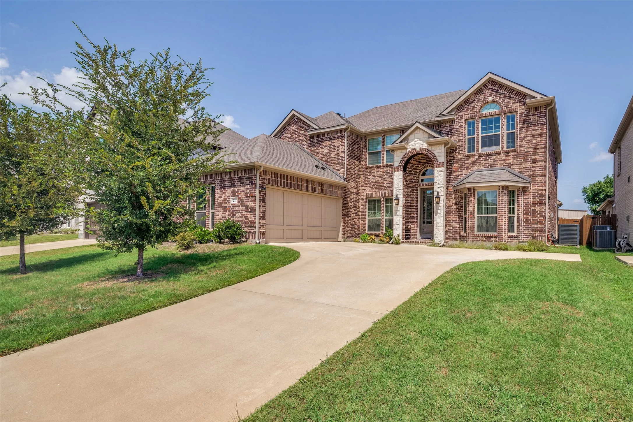 Single Family Residence For Sale in Collin County , 211 Sterling Heights, Wylie, Texas 75098, 6 Bedroom, 4 Bathroom, 2 Garage spaces, 4,293 Sqft, built in 2022, mls#21340312, Real Estate Agent in Wylie, Homes For Sale in Collin county, Homes For Sale in Wylie, Realtor in Wylie Texas, Real Estate Brokerage Independent Realty Texas, Luminita Cordes Realtor