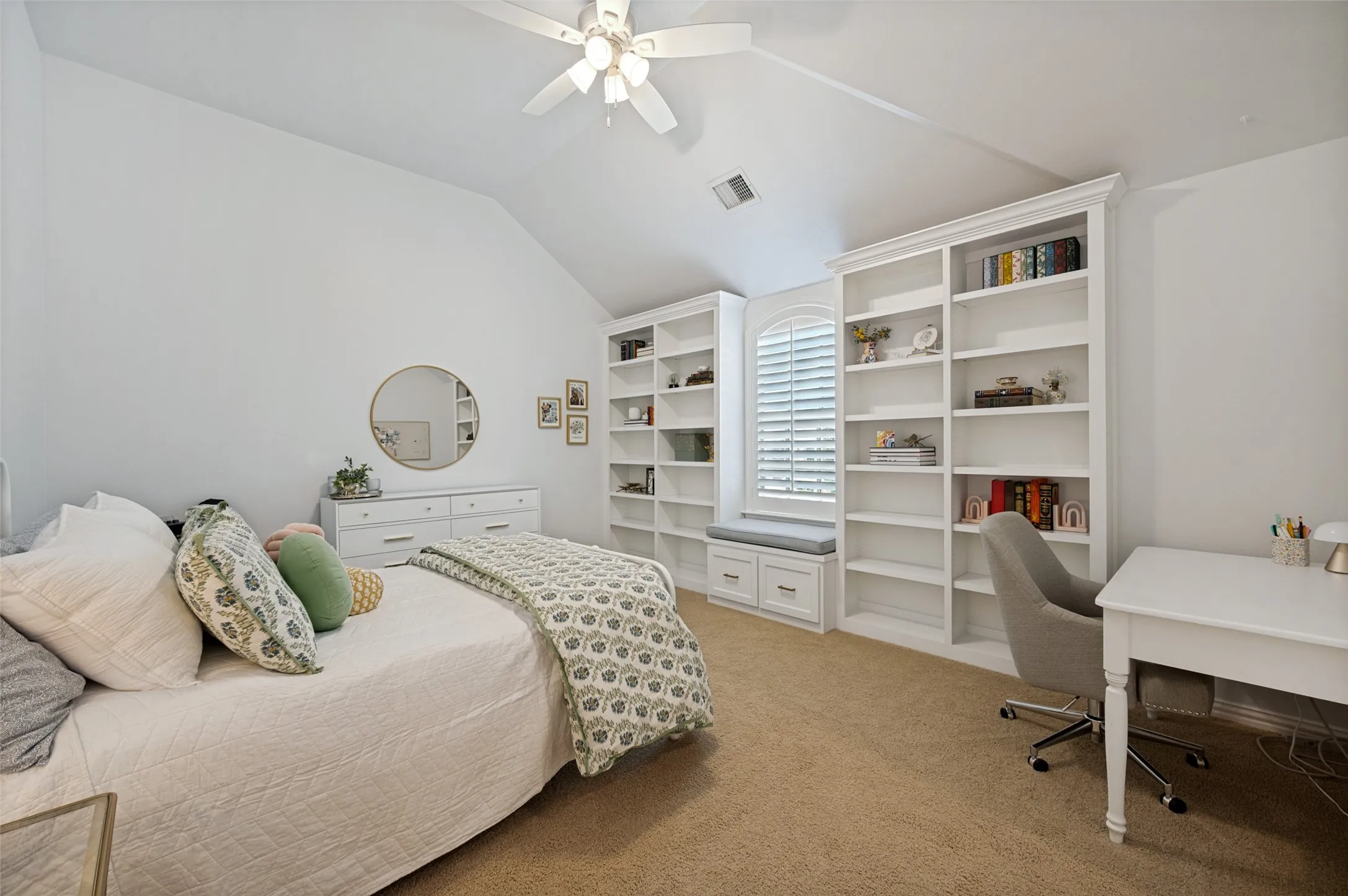 Single Family Residence For Sale in Denton County , 4101 Chevy Chase Lane, Frisco, Texas 75033, 5 Bedroom, 4 Bathroom, 3 Garage spaces, 4,691 Sqft, built in 2012, mls#21333114, Real Estate Agent in Frisco, Homes For Sale in Denton county, Homes For Sale in Frisco, Realtor in Frisco Texas, Real Estate Brokerage Independent Realty Texas, Luminita Cordes Realtor
