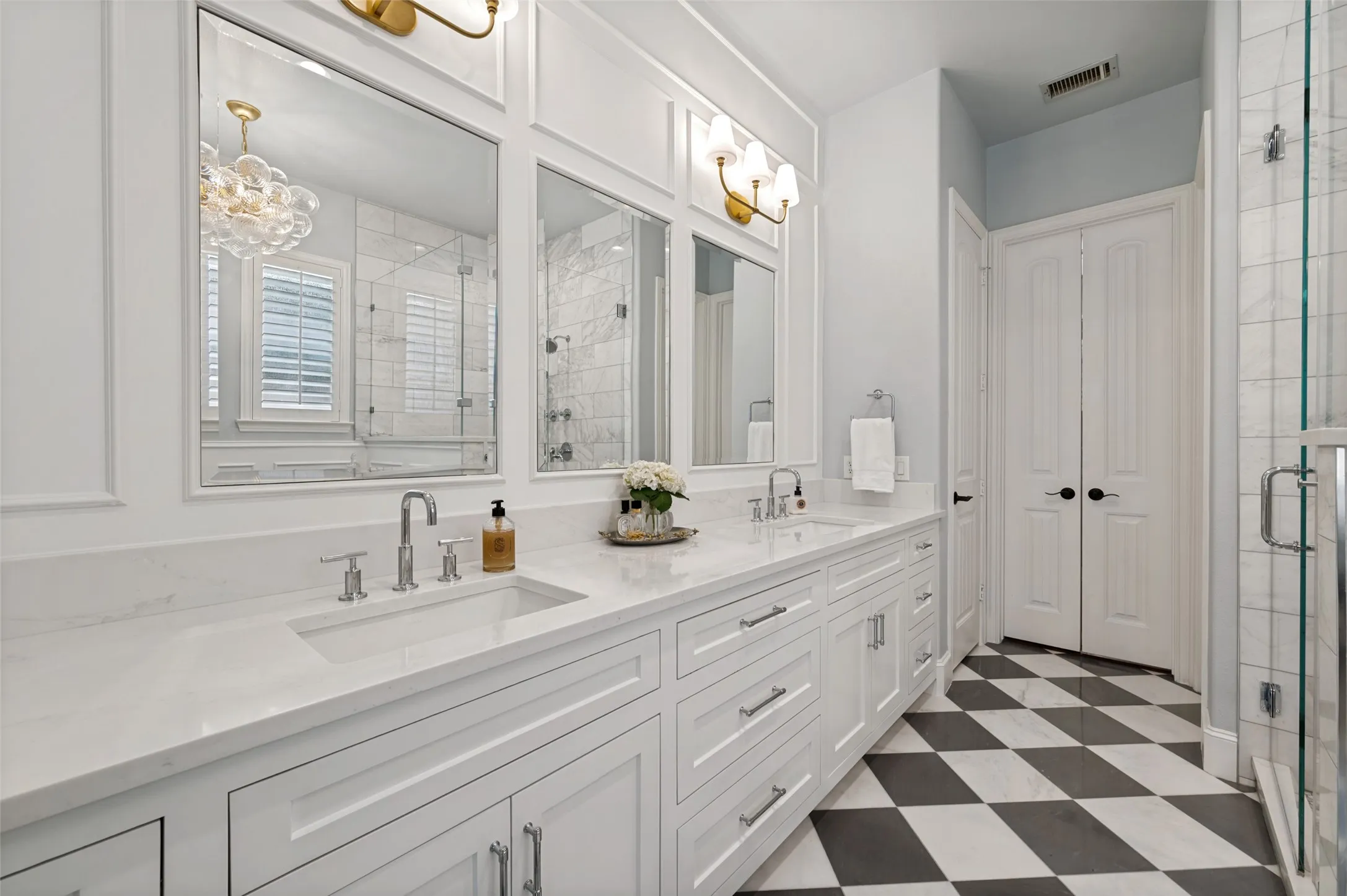 Single Family Residence For Sale in Denton County , 4101 Chevy Chase Lane, Frisco, Texas 75033, 5 Bedroom, 4 Bathroom, 3 Garage spaces, 4,691 Sqft, built in 2012, mls#21333114, Real Estate Agent in Frisco, Homes For Sale in Denton county, Homes For Sale in Frisco, Realtor in Frisco Texas, Real Estate Brokerage Independent Realty Texas, Luminita Cordes Realtor