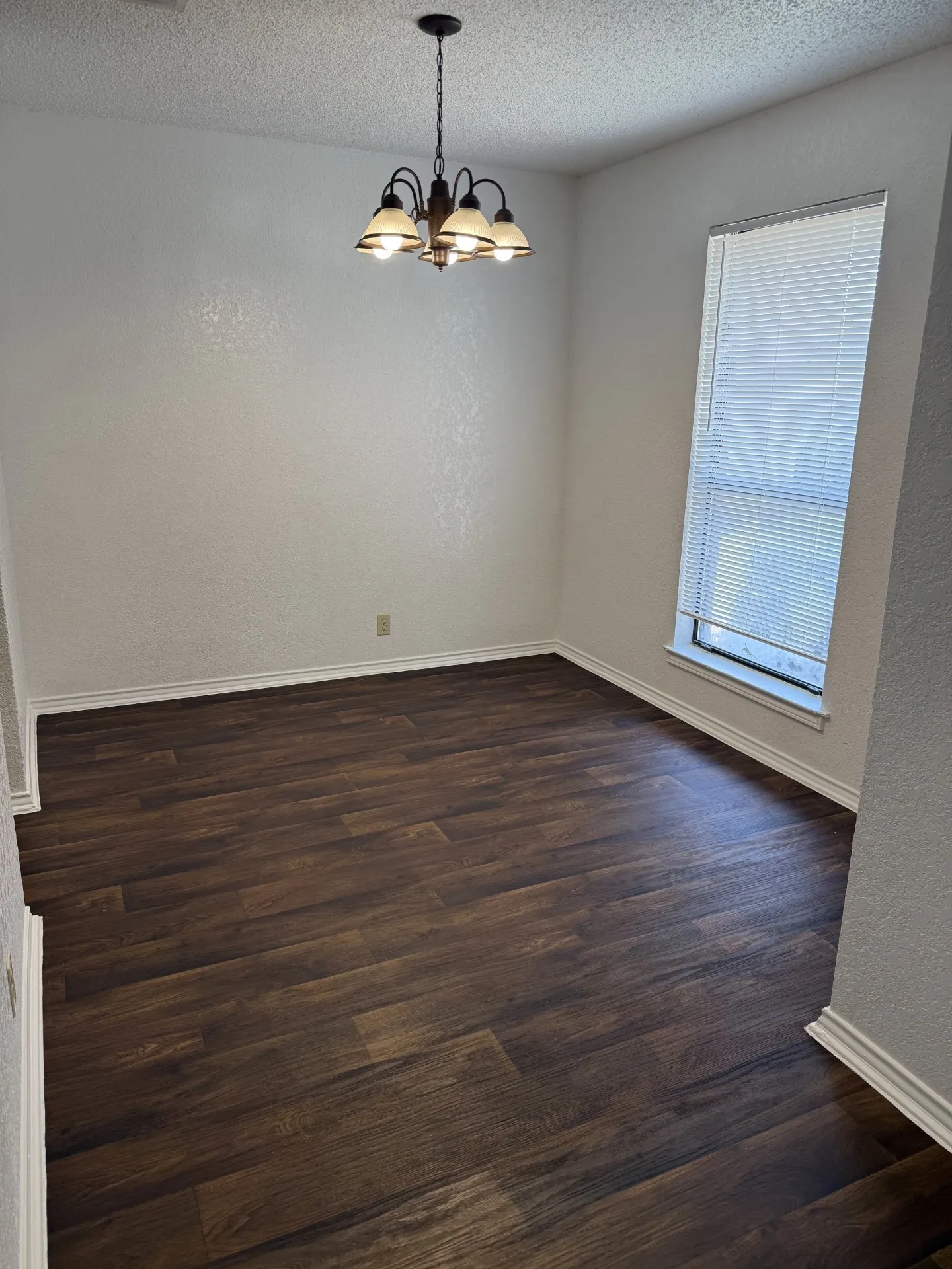 Duplex For Rent in Tarrant County , 4402 Tall Meadow Lane, Fort Worth, Texas 76133, 2 Bedroom, 1 Bathroom, 2 Garage spaces, 1,136 Sqft, built in 1983, mls#21340338, Real Estate Agent in Fort Worth, Homes For Rent in Tarrant county, Homes For Rent in Fort Worth, Realtor in Fort Worth Texas, Real Estate Brokerage Independent Realty Texas, Luminita Cordes Realtor