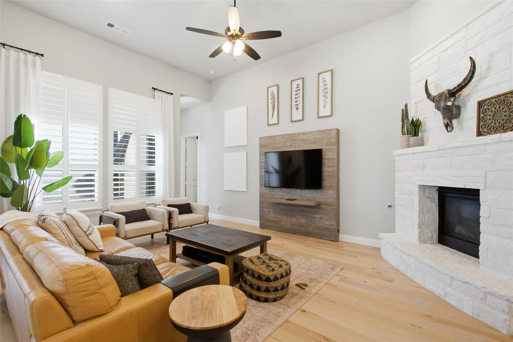 Single Family Residence For Rent in Denton County , 1720 Stonewall Road, Argyle, Texas 76226, 3 Bedroom, 3 Bathroom, 2 Garage spaces, 2,275 Sqft, built in 2021, mls#21340304, Real Estate Agent in Argyle, Homes For Rent in Denton county, Homes For Rent in Argyle, Realtor in Argyle Texas, Real Estate Brokerage Independent Realty Texas, Luminita Cordes Realtor
