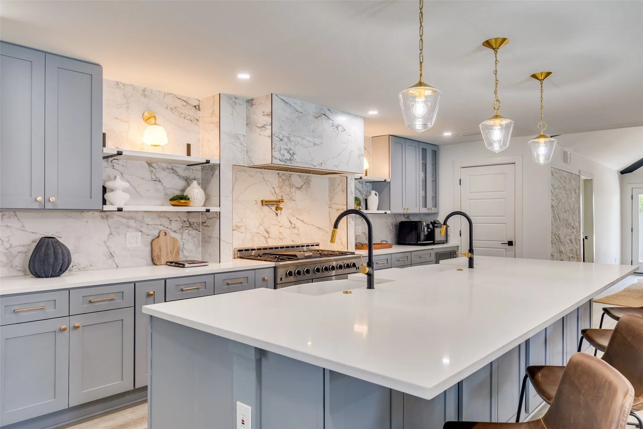 Single Family Residence For Sale in Dallas County , 6626 Harvest Glen Drive, Dallas, Texas 75248, 4 Bedroom, 4 Bathroom, 2 Garage spaces, 3,222 Sqft, built in 1977, mls#21339152, Real Estate Agent in Dallas, Homes For Sale in Dallas county, Homes For Sale in Dallas, Realtor in Dallas Texas, Real Estate Brokerage Independent Realty Texas, Luminita Cordes Realtor