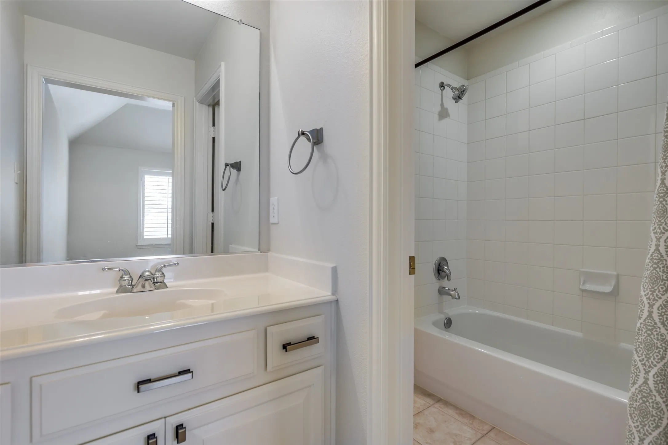 Single Family Residence For Sale in Denton County , 3885 Johnson Street, Frisco, Texas 75034, 4 Bedroom, 4 Bathroom, 2 Garage spaces, 3,235 Sqft, built in 2001, mls#21339794, Real Estate Agent in Frisco, Homes For Sale in Denton county, Homes For Sale in Frisco, Realtor in Frisco Texas, Real Estate Brokerage Independent Realty Texas, Luminita Cordes Realtor