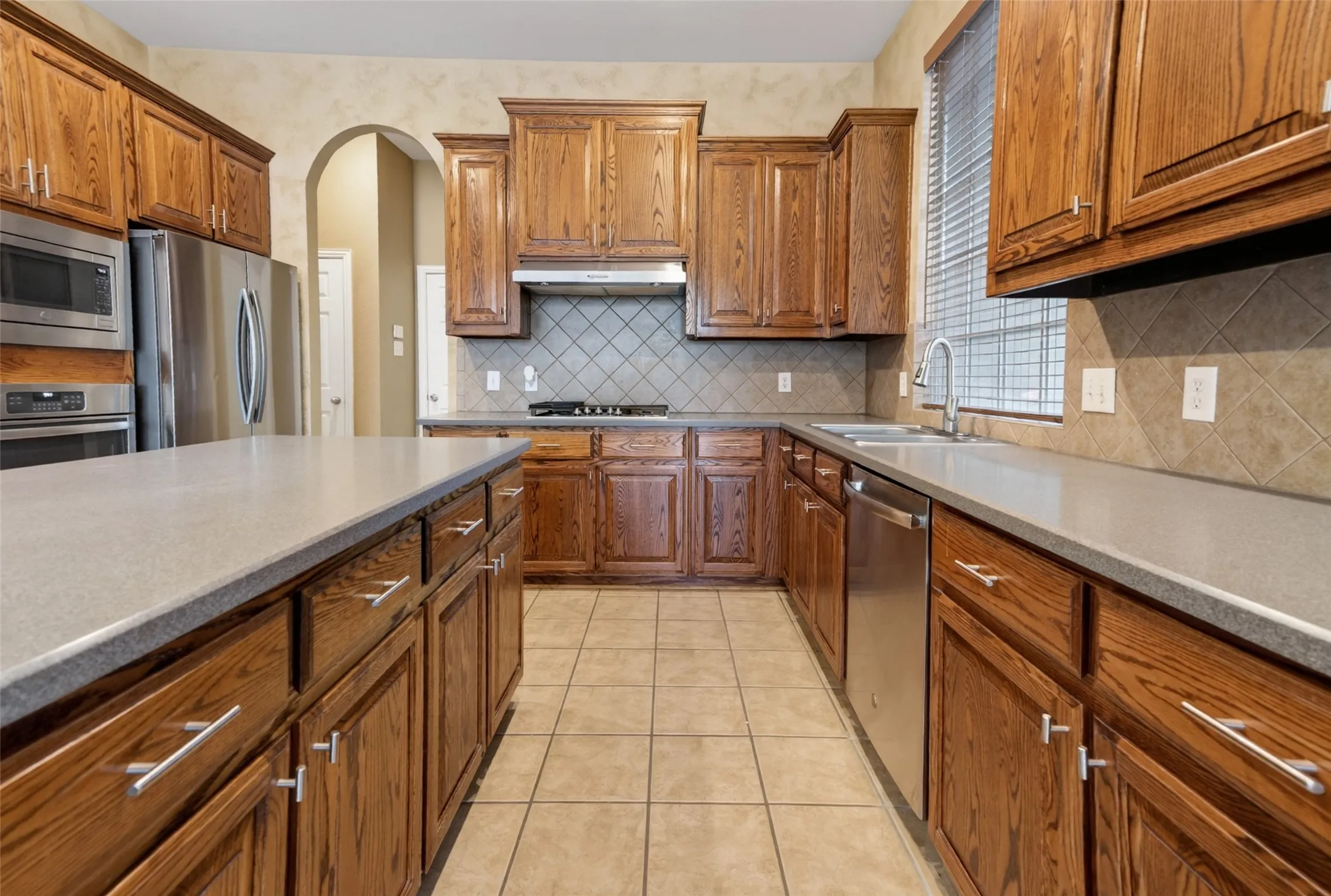 Single Family Residence For Sale in Dallas County , 6421 Fieldcrest Lane, Sachse, Texas 75048, 4 Bedroom, 5 Bathroom, 2 Garage spaces, 3,701 Sqft, built in 2003, mls#21339569, Real Estate Agent in Sachse, Homes For Sale in Dallas county, Homes For Sale in Sachse, Realtor in Sachse Texas, Real Estate Brokerage Independent Realty Texas, Luminita Cordes Realtor