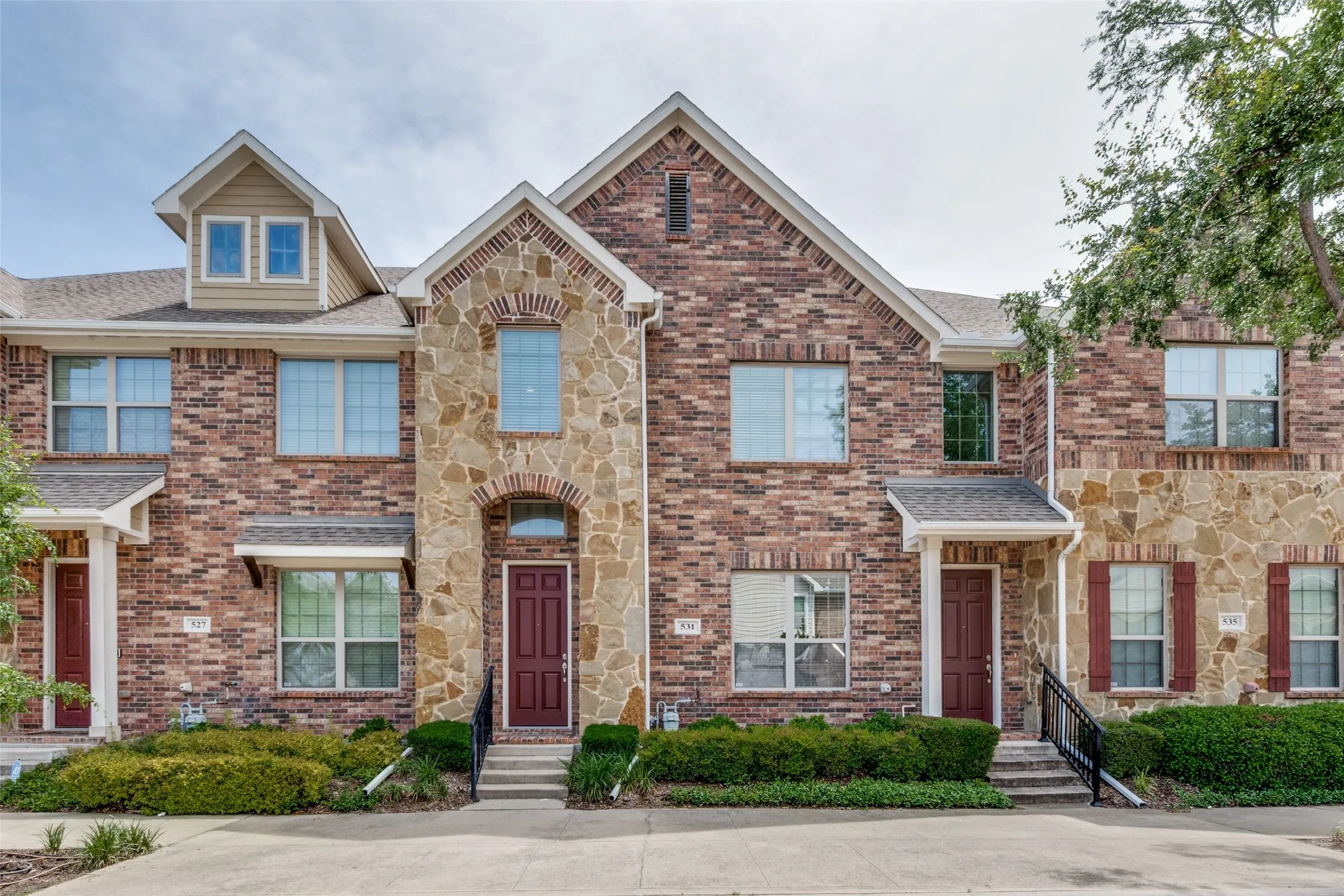 Townhouse For Rent in Dallas County , 531 Matthew Place, Richardson, Texas 75081, 2 Bedrooms, 3 Bathrooms, 2 Garage spaces, 1,353 Sqft, built in 2012, Price $2,500, mls#21340366, Real Estate Agent in Richardson, Homes For Rent in Dallas county, Homes For Rent in Richardson, Realtor in Richardson Texas, Real Estate Brokerage Independent Realty Texas, Luminita Cordes Realtor