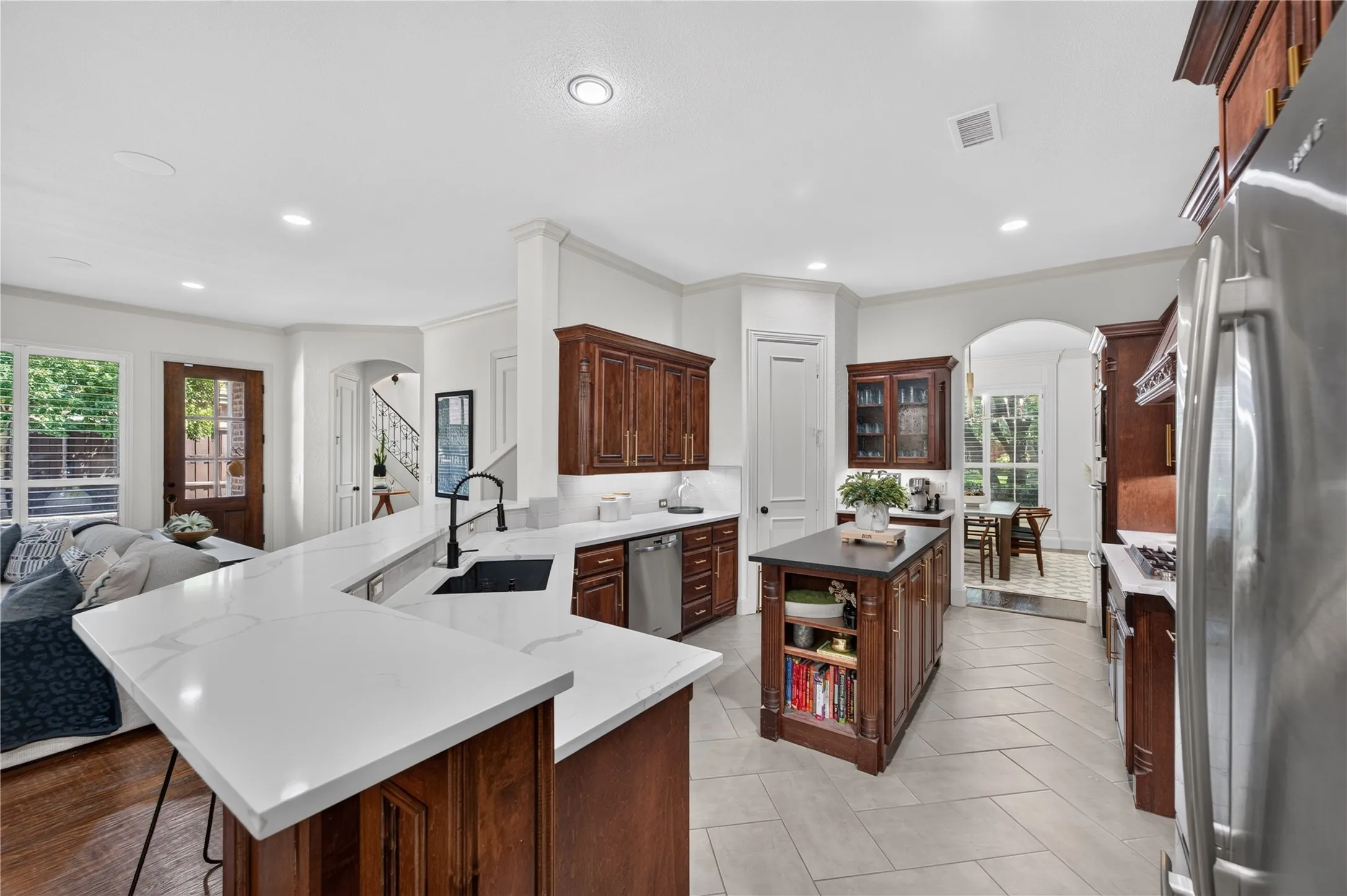 Single Family Residence For Sale in Denton County , 3920 Siena Drive, Frisco, Texas 75033, 4 Bedroom, 4 Bathroom, 3 Garage spaces, 4,164 Sqft, built in 2006, mls#21338841, Real Estate Agent in Frisco, Homes For Sale in Denton county, Homes For Sale in Frisco, Realtor in Frisco Texas, Real Estate Brokerage Independent Realty Texas, Luminita Cordes Realtor