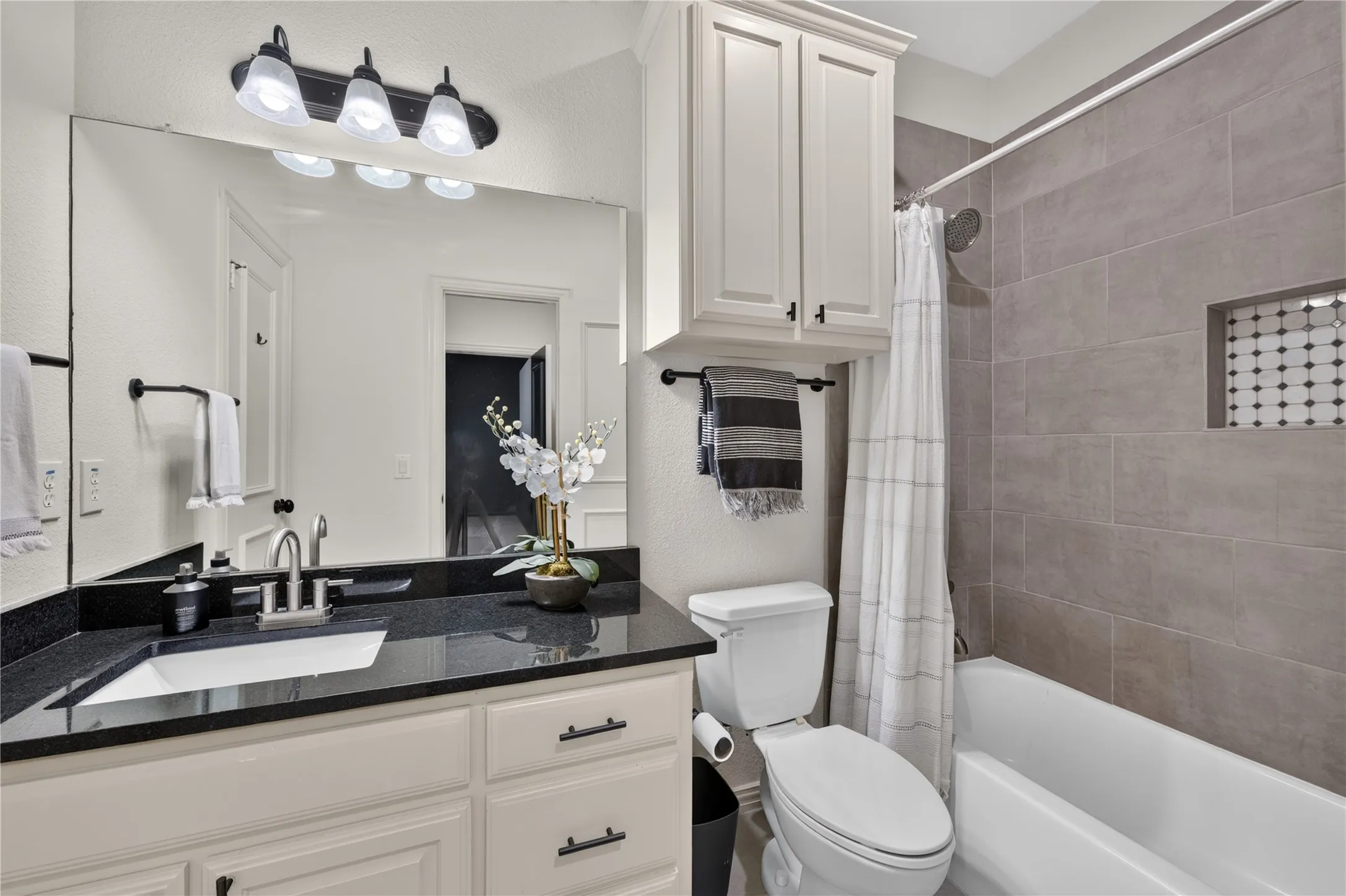 Single Family Residence For Sale in Denton County , 3920 Siena Drive, Frisco, Texas 75033, 4 Bedroom, 4 Bathroom, 3 Garage spaces, 4,164 Sqft, built in 2006, mls#21338841, Real Estate Agent in Frisco, Homes For Sale in Denton county, Homes For Sale in Frisco, Realtor in Frisco Texas, Real Estate Brokerage Independent Realty Texas, Luminita Cordes Realtor