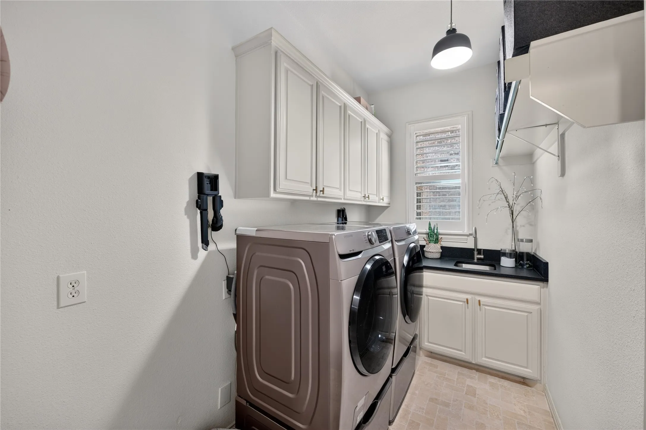 Single Family Residence For Sale in Denton County , 3920 Siena Drive, Frisco, Texas 75033, 4 Bedroom, 4 Bathroom, 3 Garage spaces, 4,164 Sqft, built in 2006, mls#21338841, Real Estate Agent in Frisco, Homes For Sale in Denton county, Homes For Sale in Frisco, Realtor in Frisco Texas, Real Estate Brokerage Independent Realty Texas, Luminita Cordes Realtor