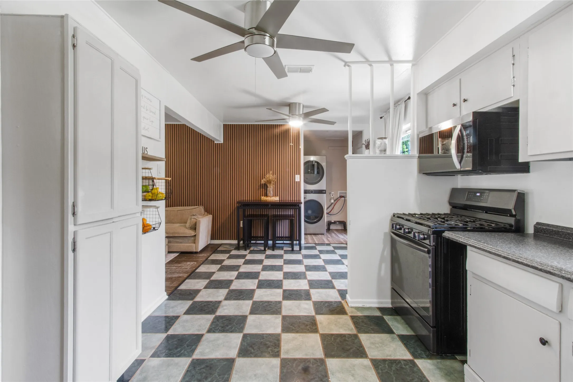 Single Family Residence For Sale in Callahan County , 314 Bryant Road, Clyde, Texas 79510, 4 Bedroom, 2 Bathroom, Garage spaces, 1,177 Sqft, built in 1959, mls#21340286, Real Estate Agent in Clyde, Homes For Sale in Callahan county, Homes For Sale in Clyde, Realtor in Clyde Texas, Real Estate Brokerage Independent Realty Texas, Luminita Cordes Realtor