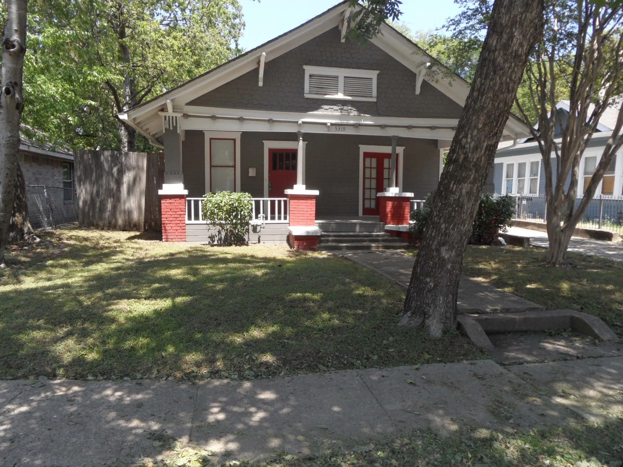 Single Family Residence For Sale in Dallas County , 5319 Alton Avenue, Dallas, Texas 75214, 3 Bedroom, 2 Bathroom, 1 Garage spaces, 1,716 Sqft, built in 1914, mls#21340372, Real Estate Agent in Dallas, Homes For Sale in Dallas county, Homes For Sale in Dallas, Realtor in Dallas Texas, Real Estate Brokerage Independent Realty Texas, Luminita Cordes Realtor