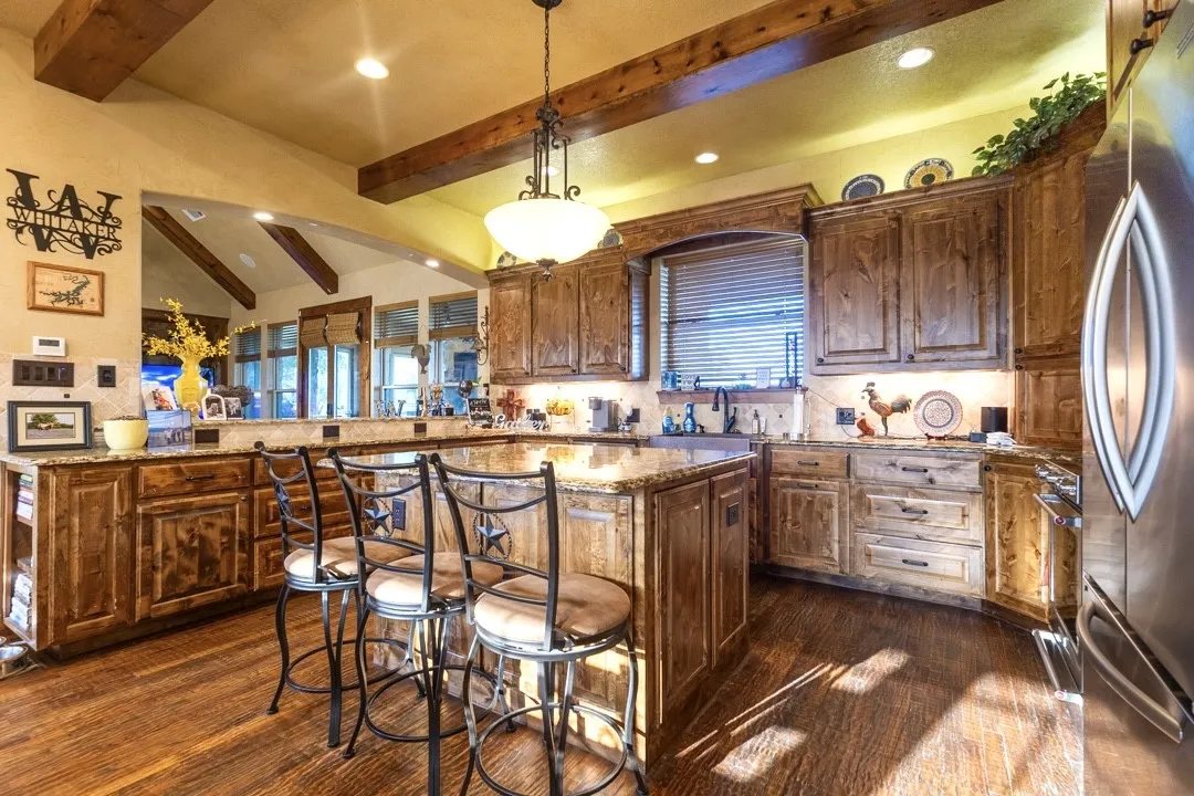 All Stainless Appliances with Granite Counters