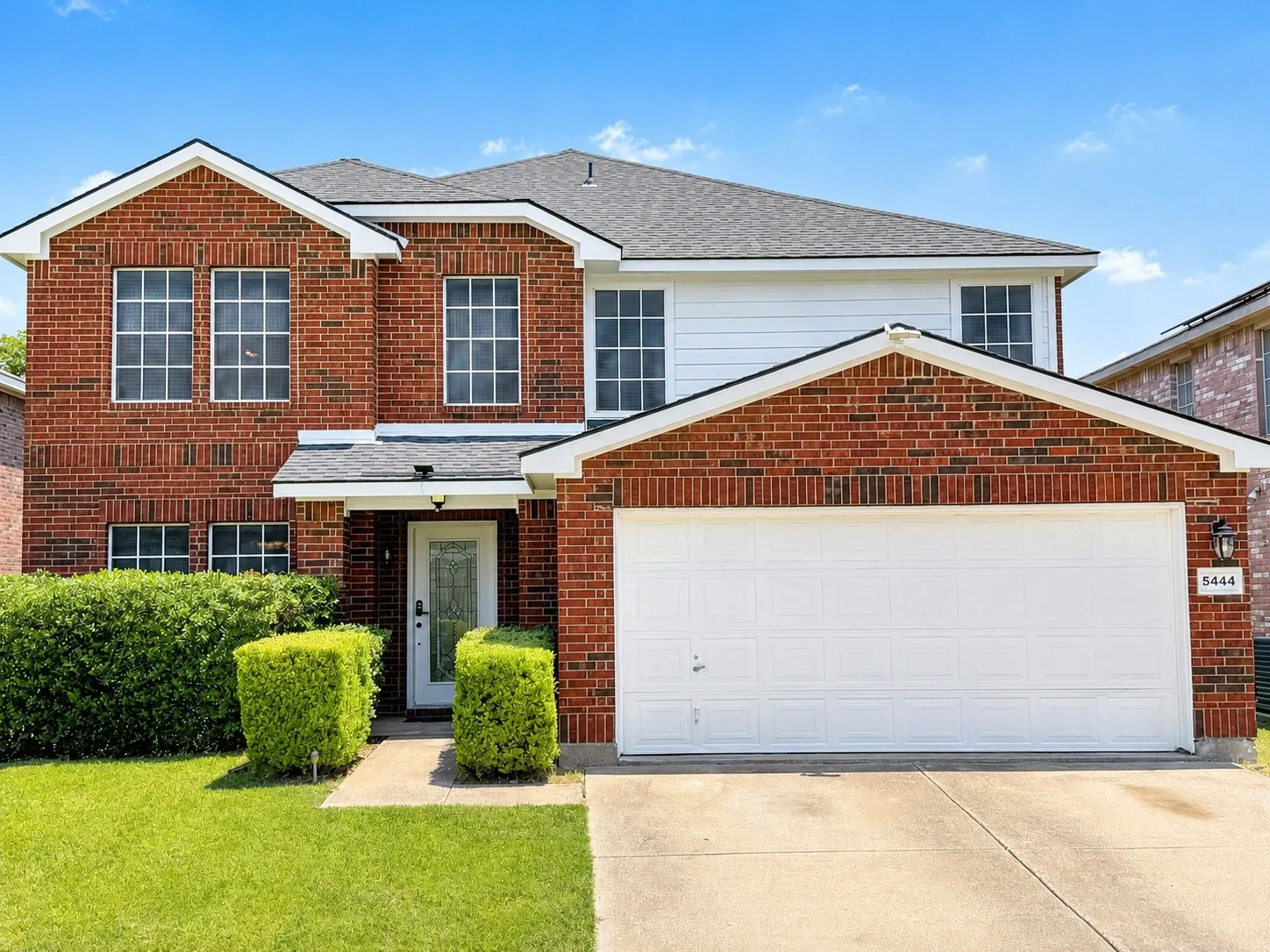 Single Family Residence For Sale in Dallas County , 5444 Presidio Drive, Grand Prairie, Texas 75052, 4 Bedroom, 4 Bathroom, 1 Garage spaces, 3,412 Sqft, built in 2004, mls#21330536, Real Estate Agent in Grand Prairie, Homes For Sale in Dallas county, Homes For Sale in Grand Prairie, Realtor in Grand Prairie Texas, Real Estate Brokerage Independent Realty Texas, Luminita Cordes Realtor