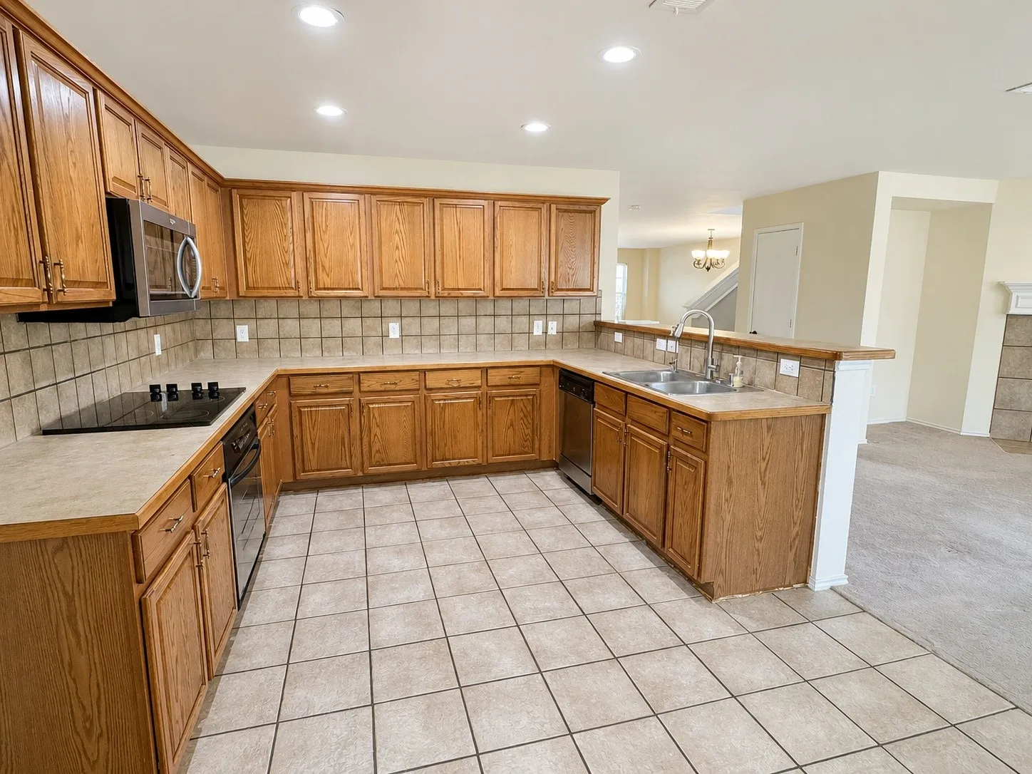 Lots of kitchen cabinet space